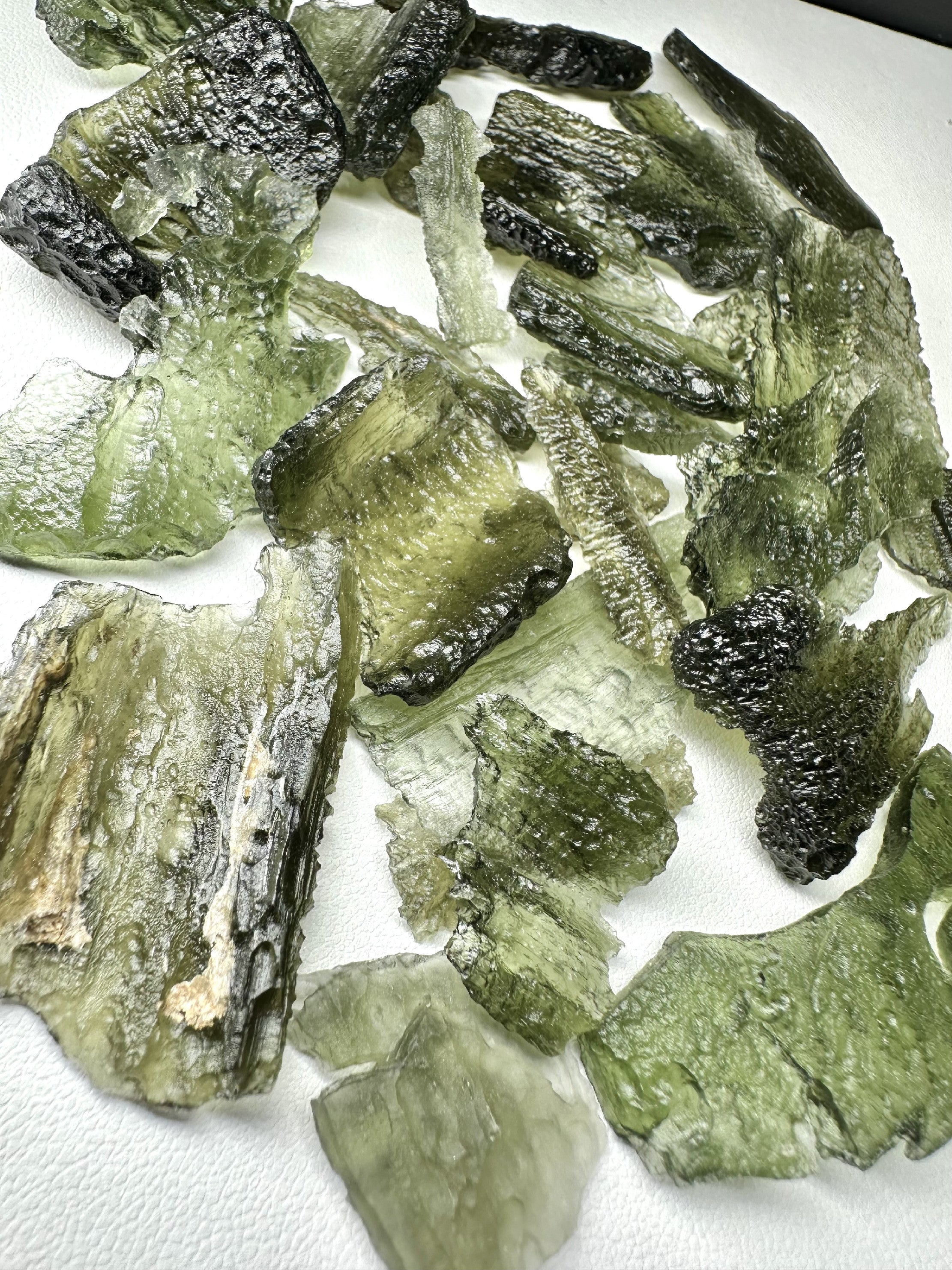 Moldavite shards – Angel Chimes – 81,3g - VVEL18