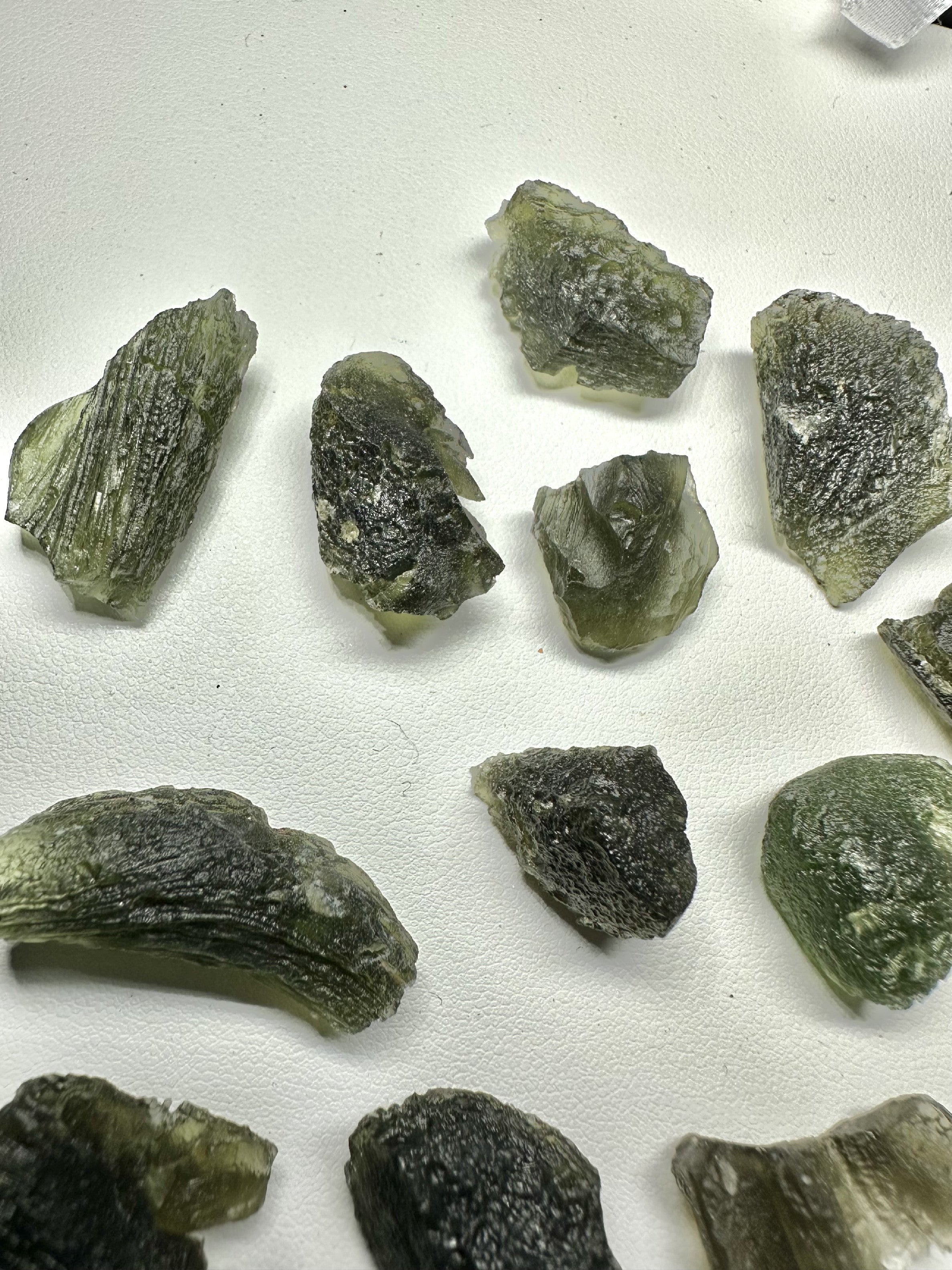 Moldavite shards – 54,9g - VVEL22