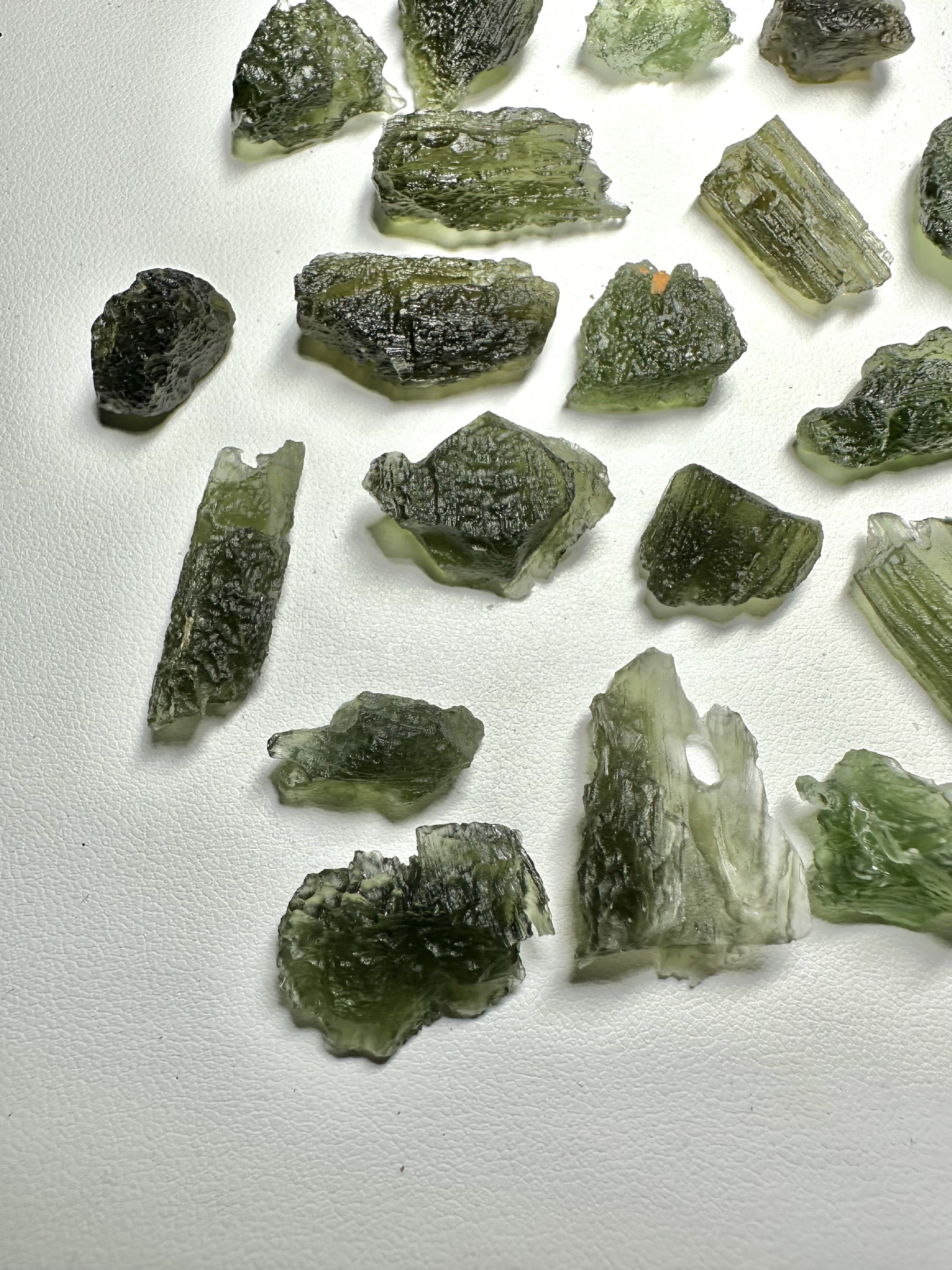 Moldavite shards – 42,4g - VVEL23