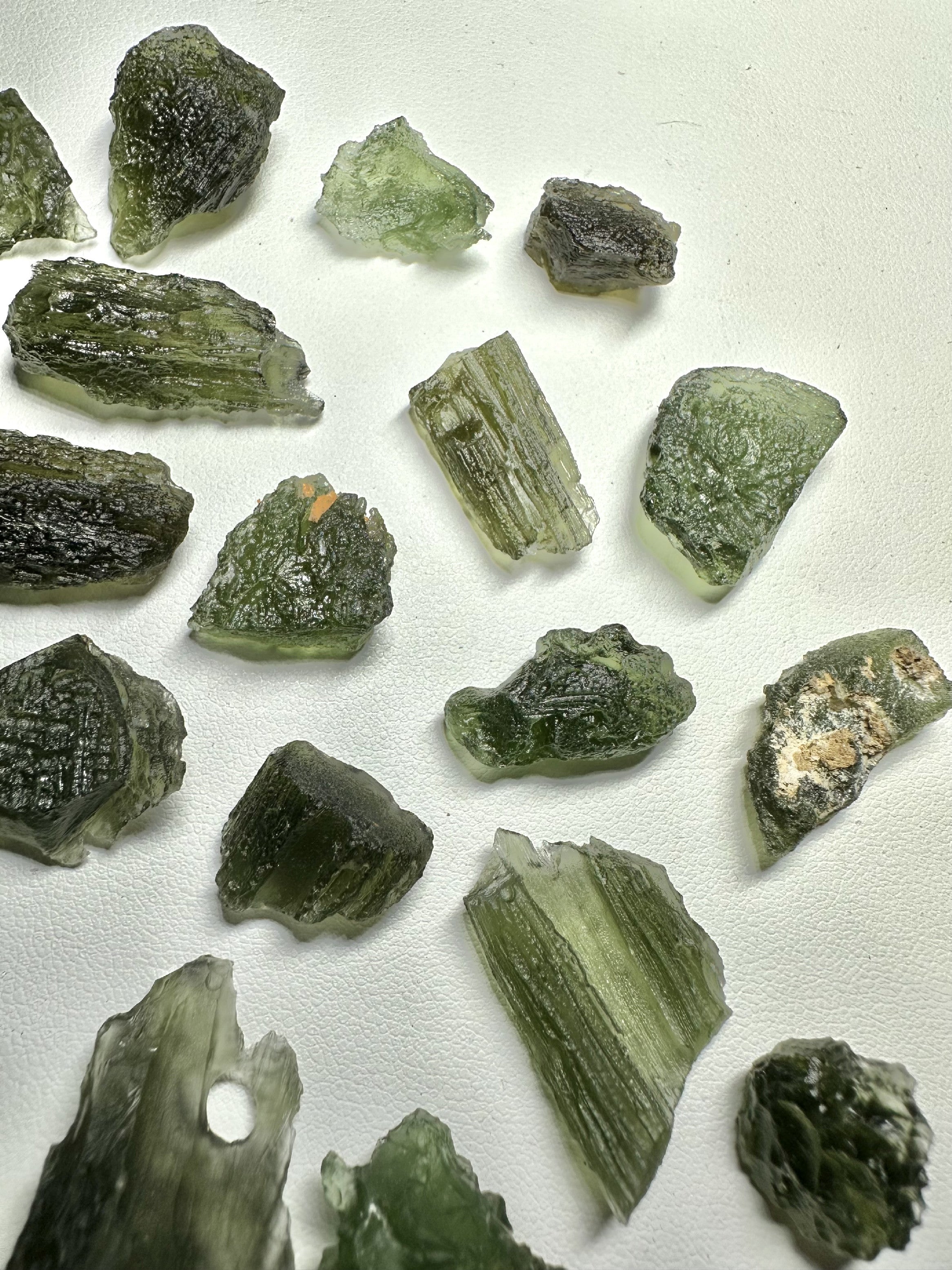 Moldavite shards – 42,4g - VVEL23