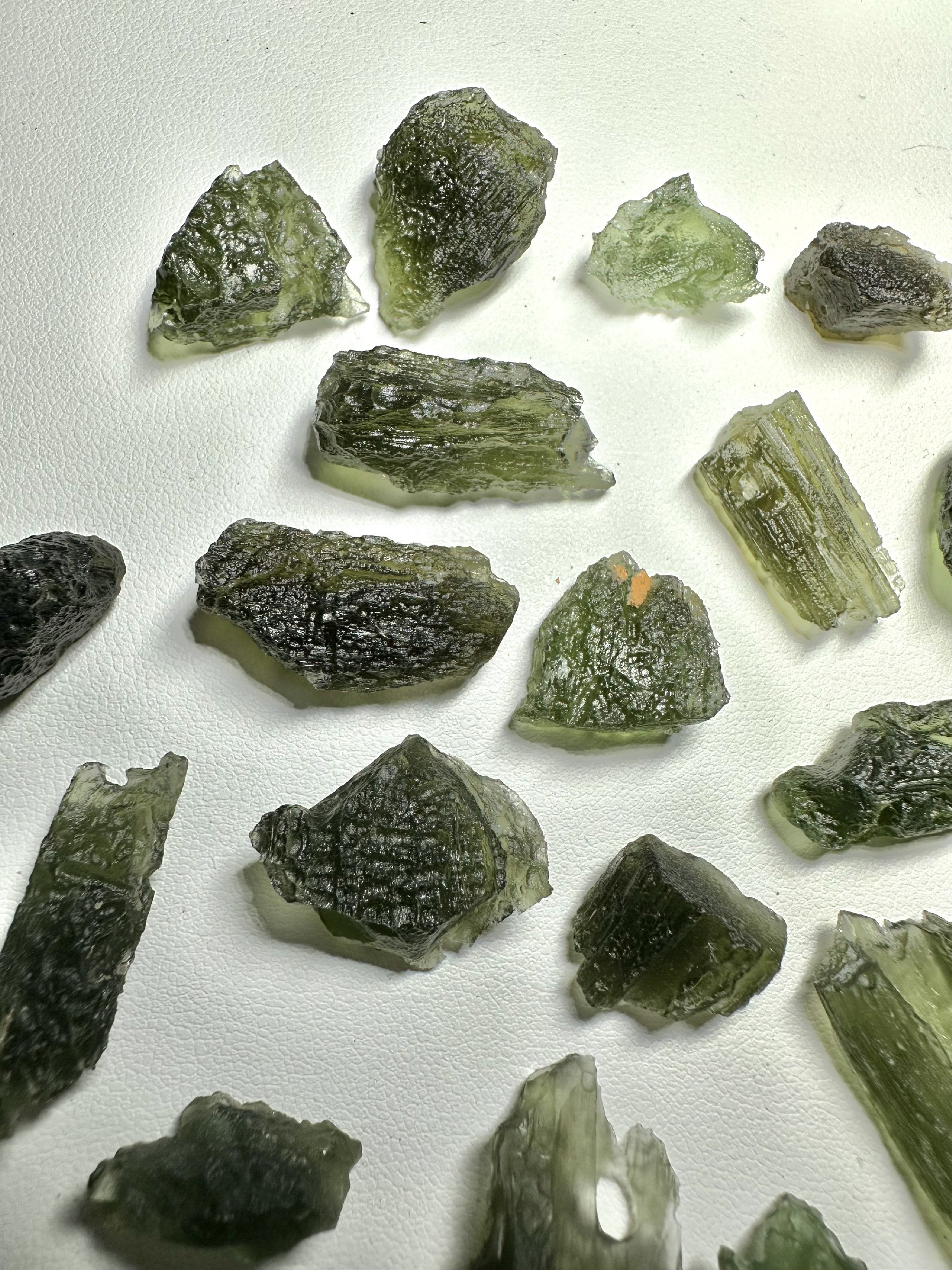 Moldavite shards – 42,4g - VVEL23