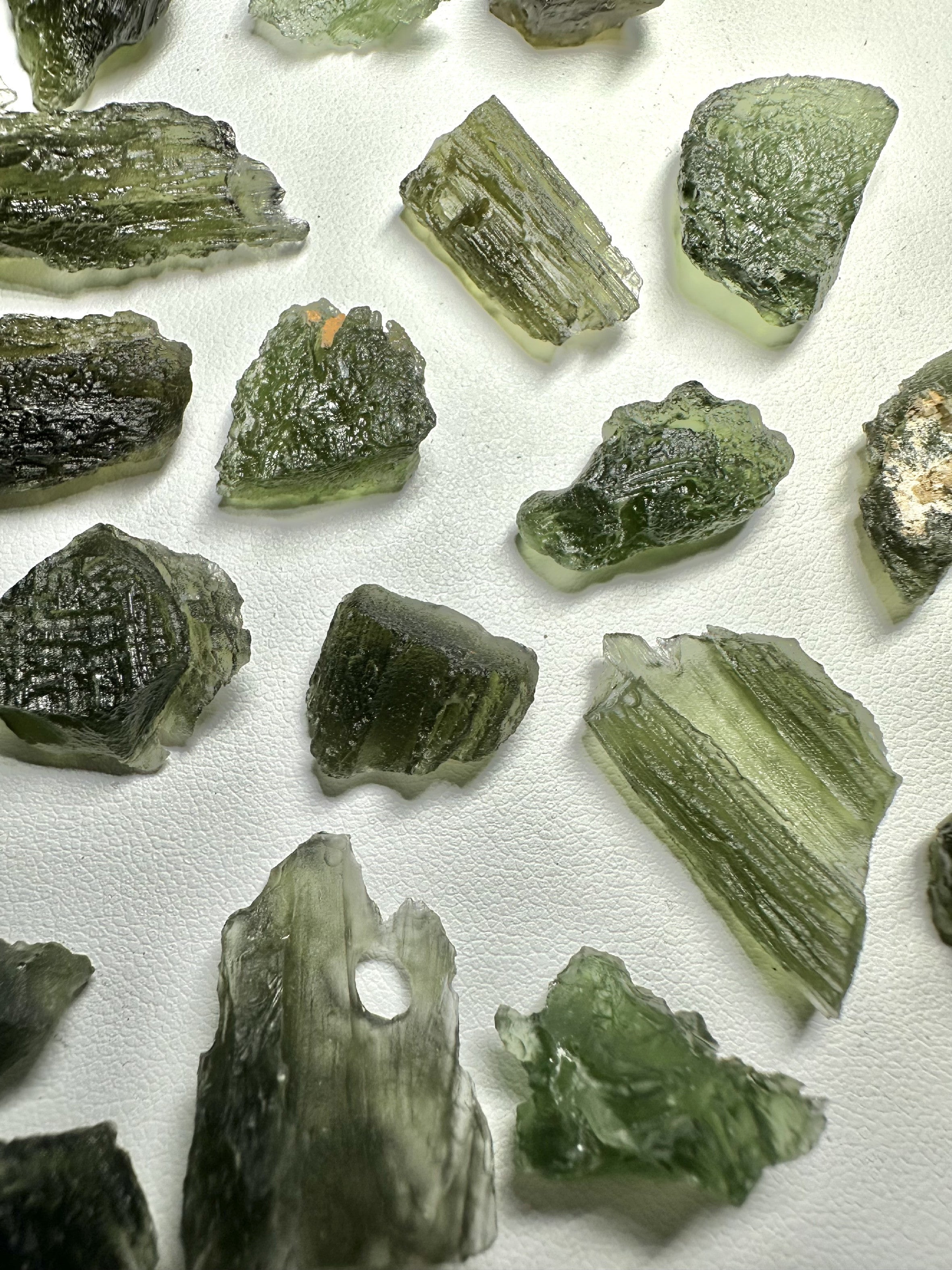 Moldavite shards – 42,4g - VVEL23