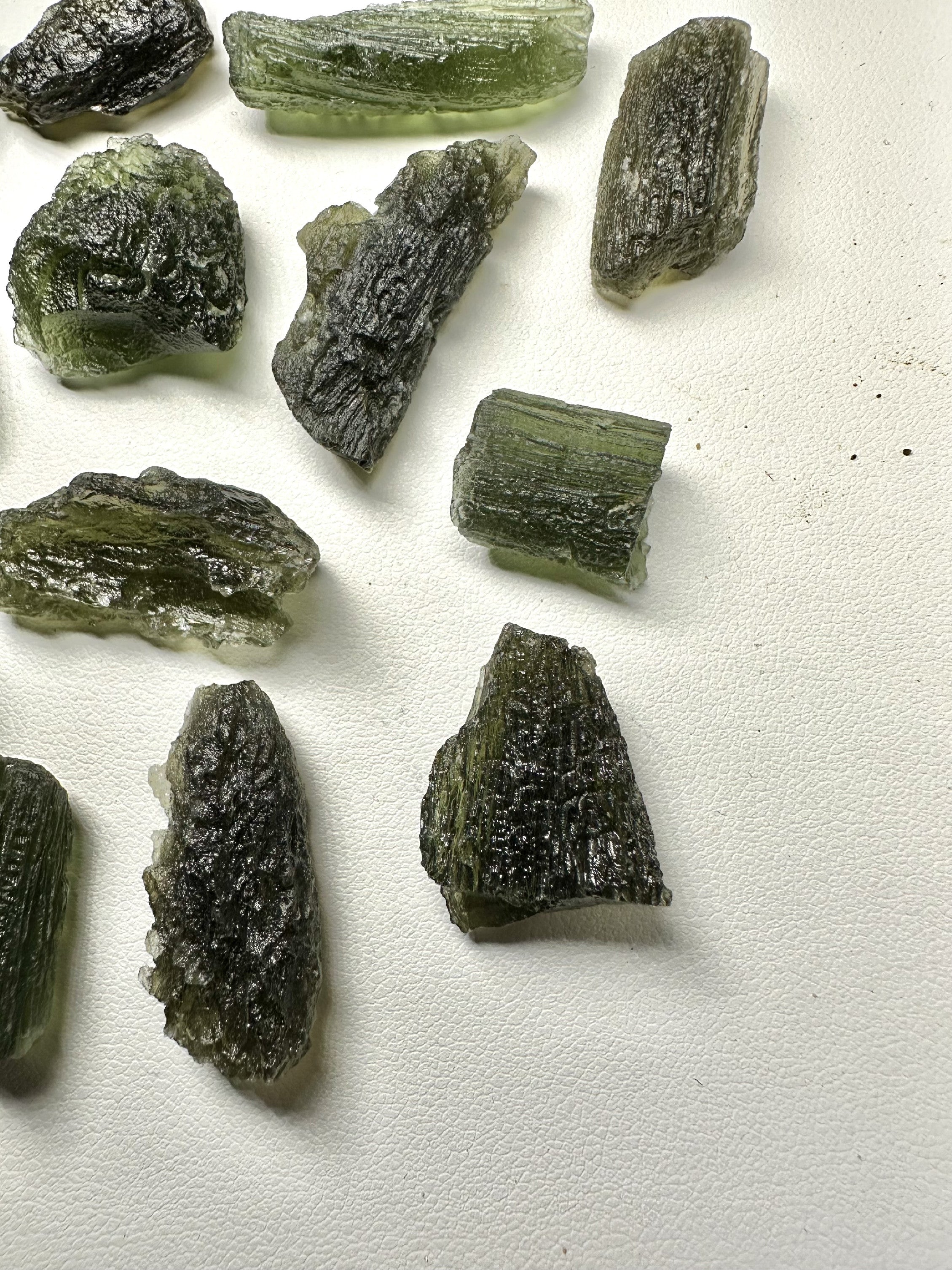 Moldavite shards – 48,5g - VVEL25