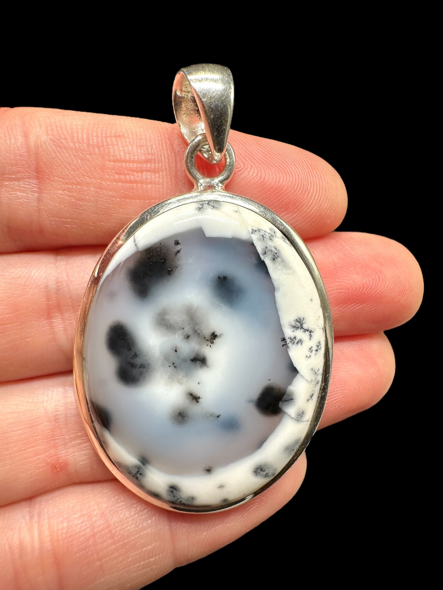 Silver pendant made of dendritic opal