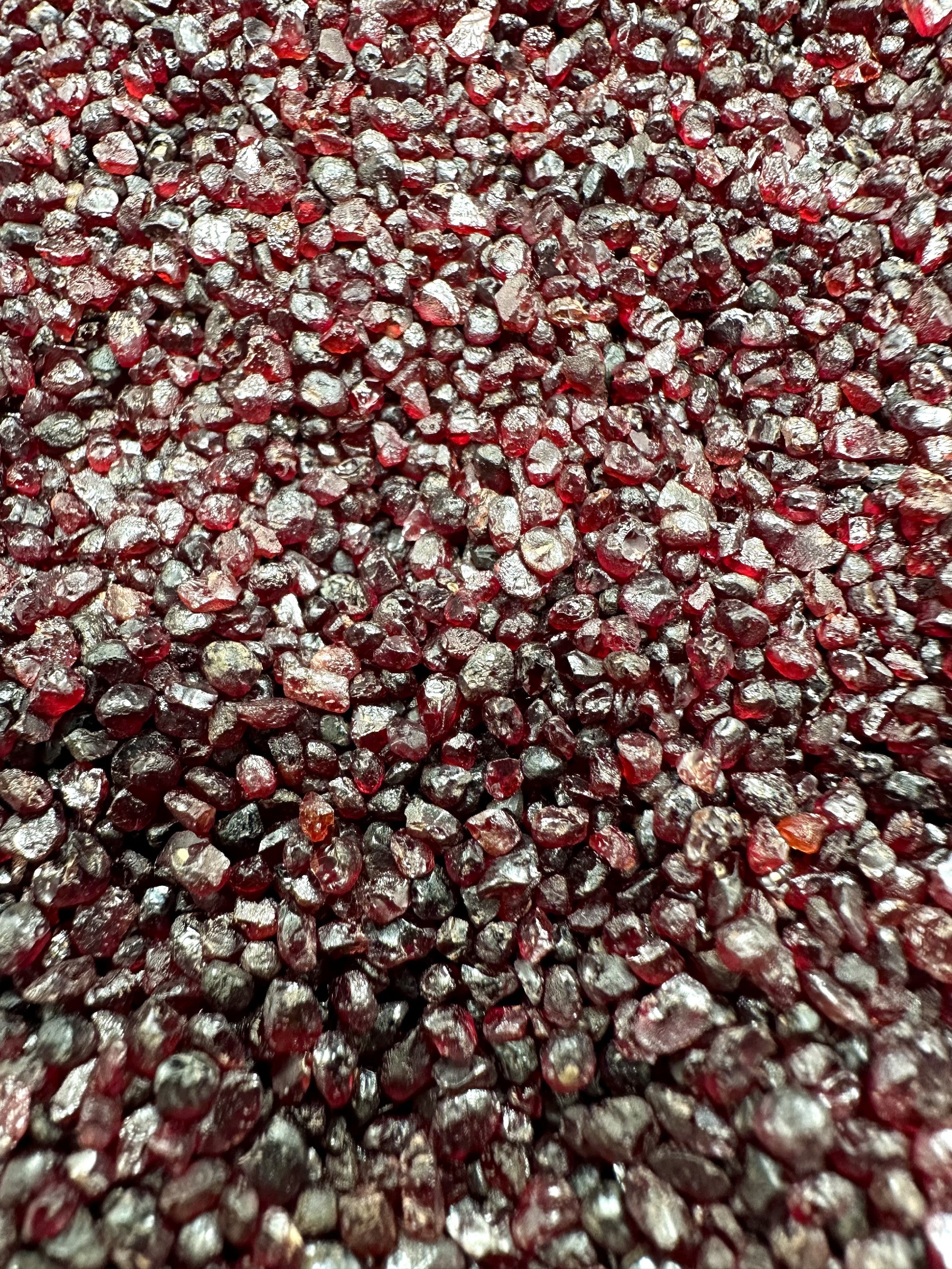 Czech Garnet (pyrope) 300g – Vestrev u Hostinneho, CZ - CG130