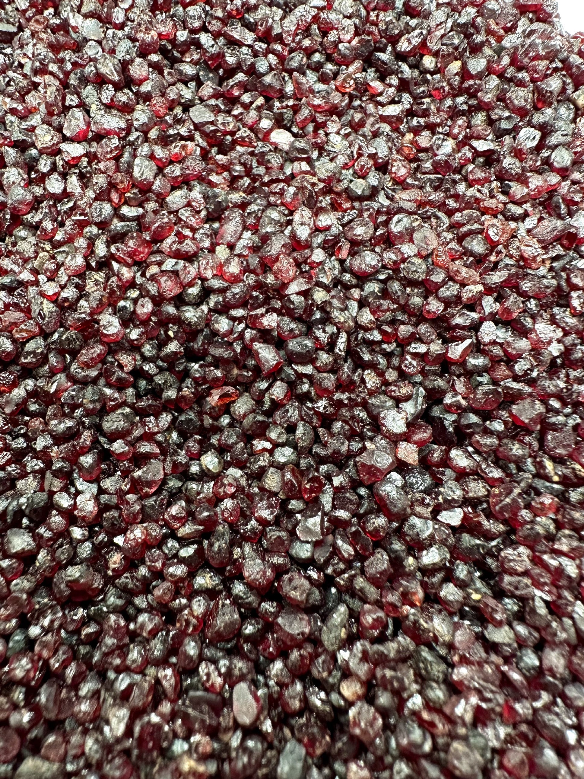 Czech Garnet (pyrope) 300g – Vestrev u Hostinneho, CZ - CG130
