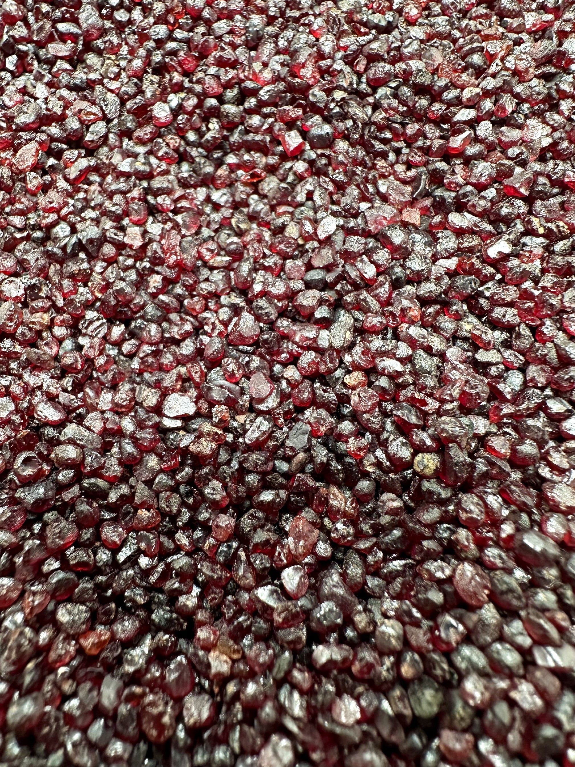 Czech Garnet (pyrope) 300g – Vestrev u Hostinneho, CZ - CG130
