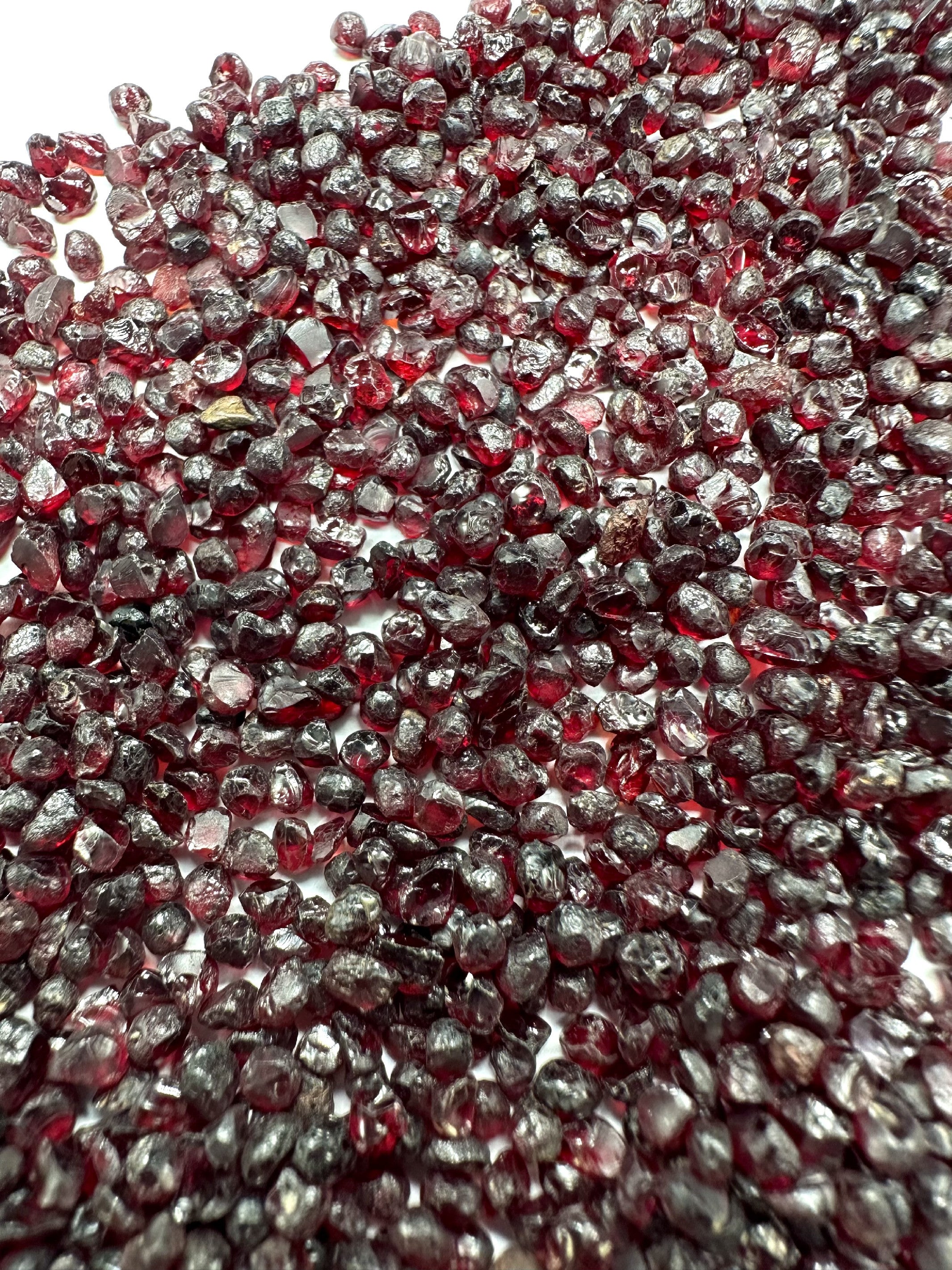 Czech Garnet 50g, 2,5-3mm – Ceske Stredohori, CZ - CG132