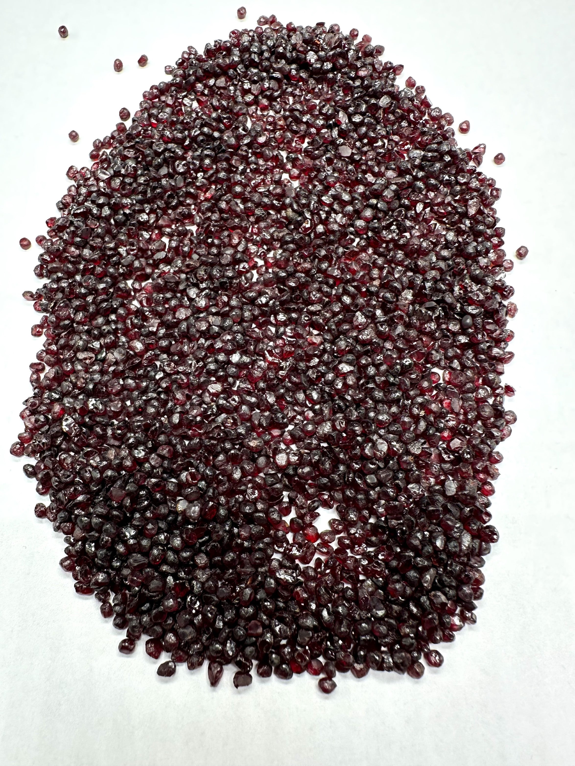 Czech Garnet 100g, 2,5-3mm – Ceske Stredohori, CZ