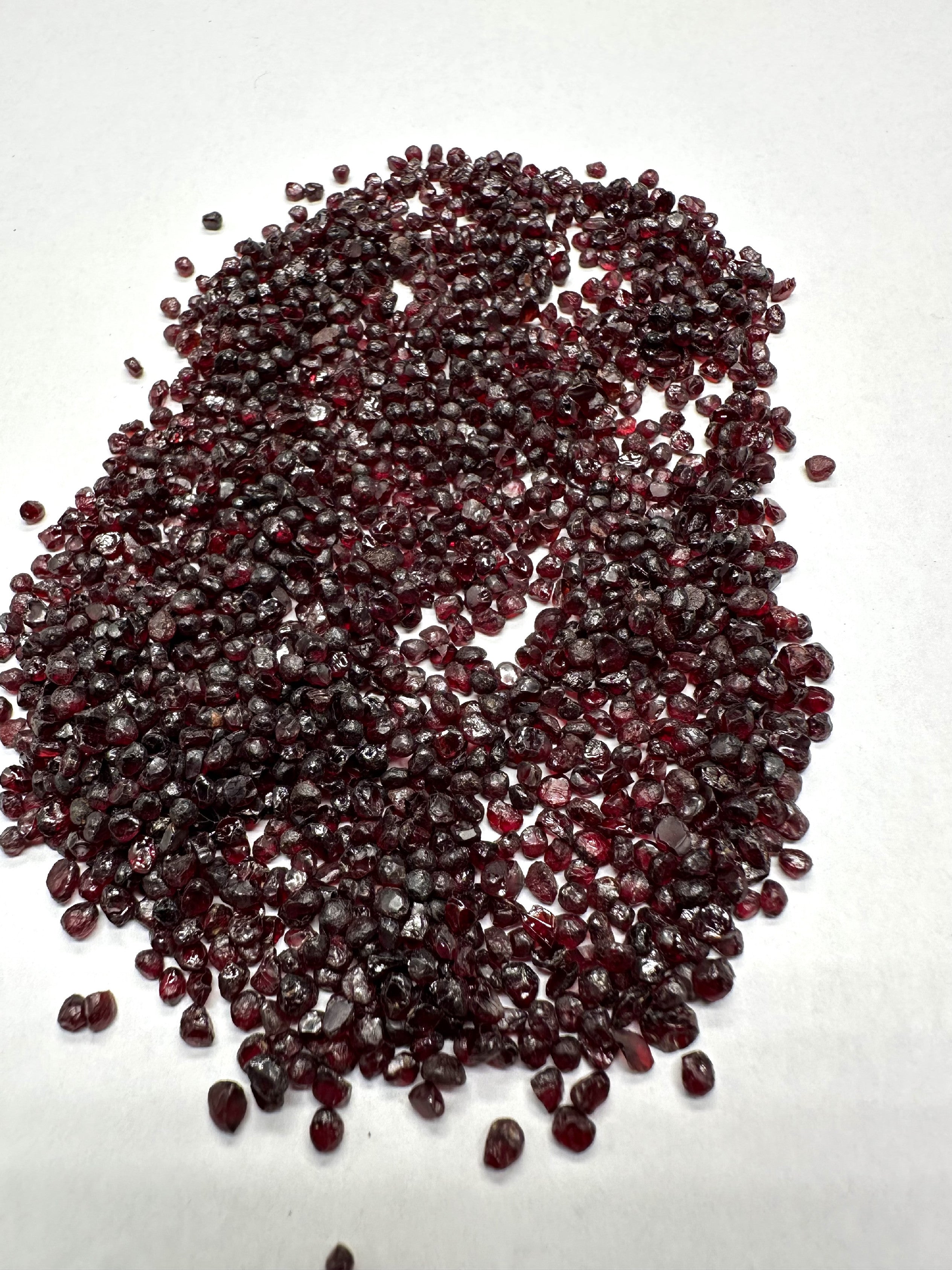 Czech Garnet 50g, 2,5-3mm – Ceske Stredohori, CZ