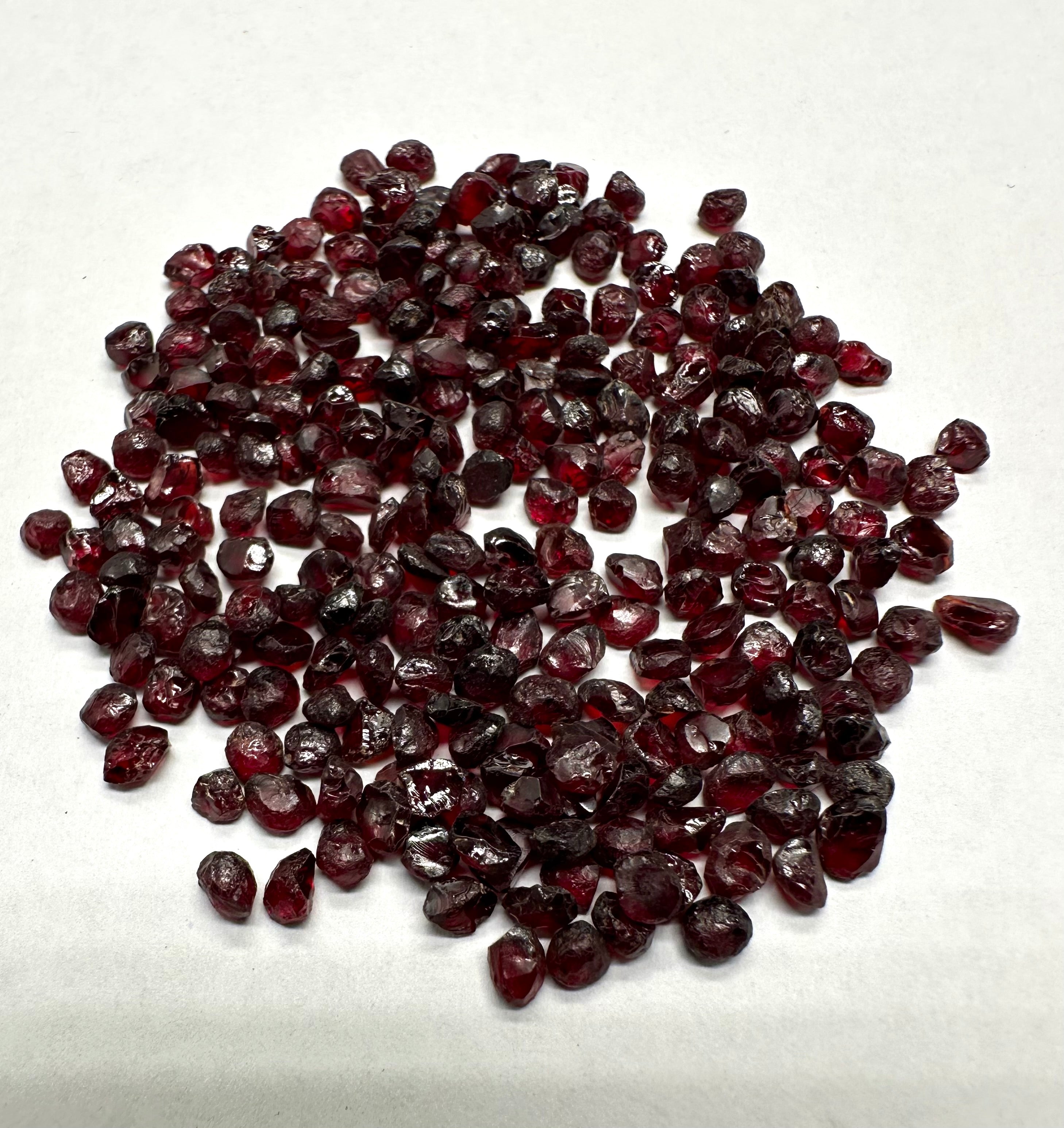 Czech Garnet 10g, 3-4mm – Ceske Stredohori, CZ - CG136