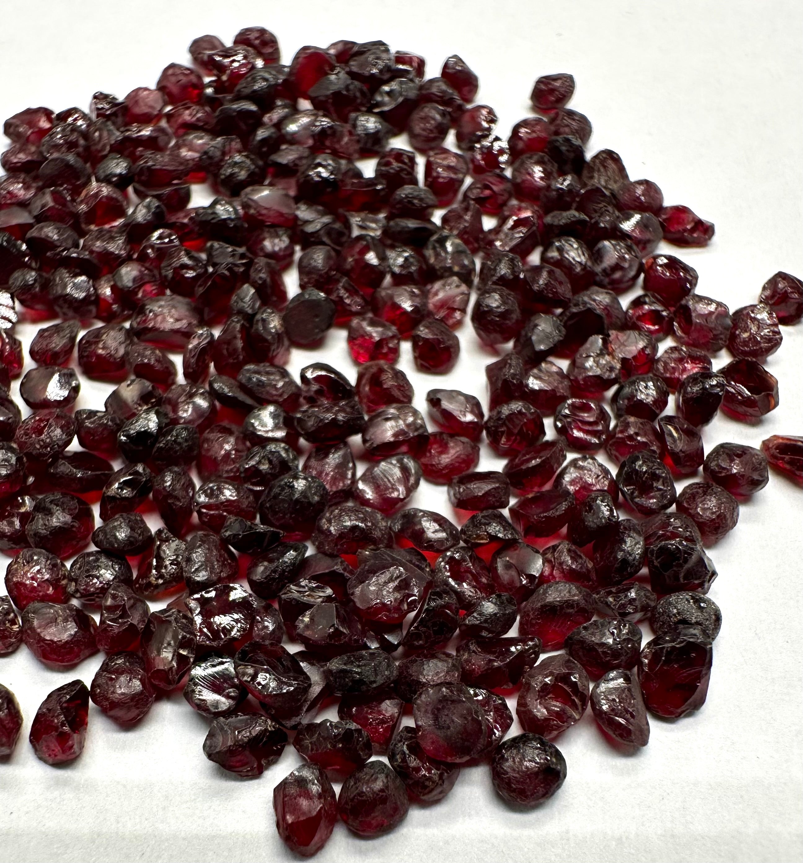 Czech Garnet 10g, 3-4mm – Ceske Stredohori, CZ - CG136