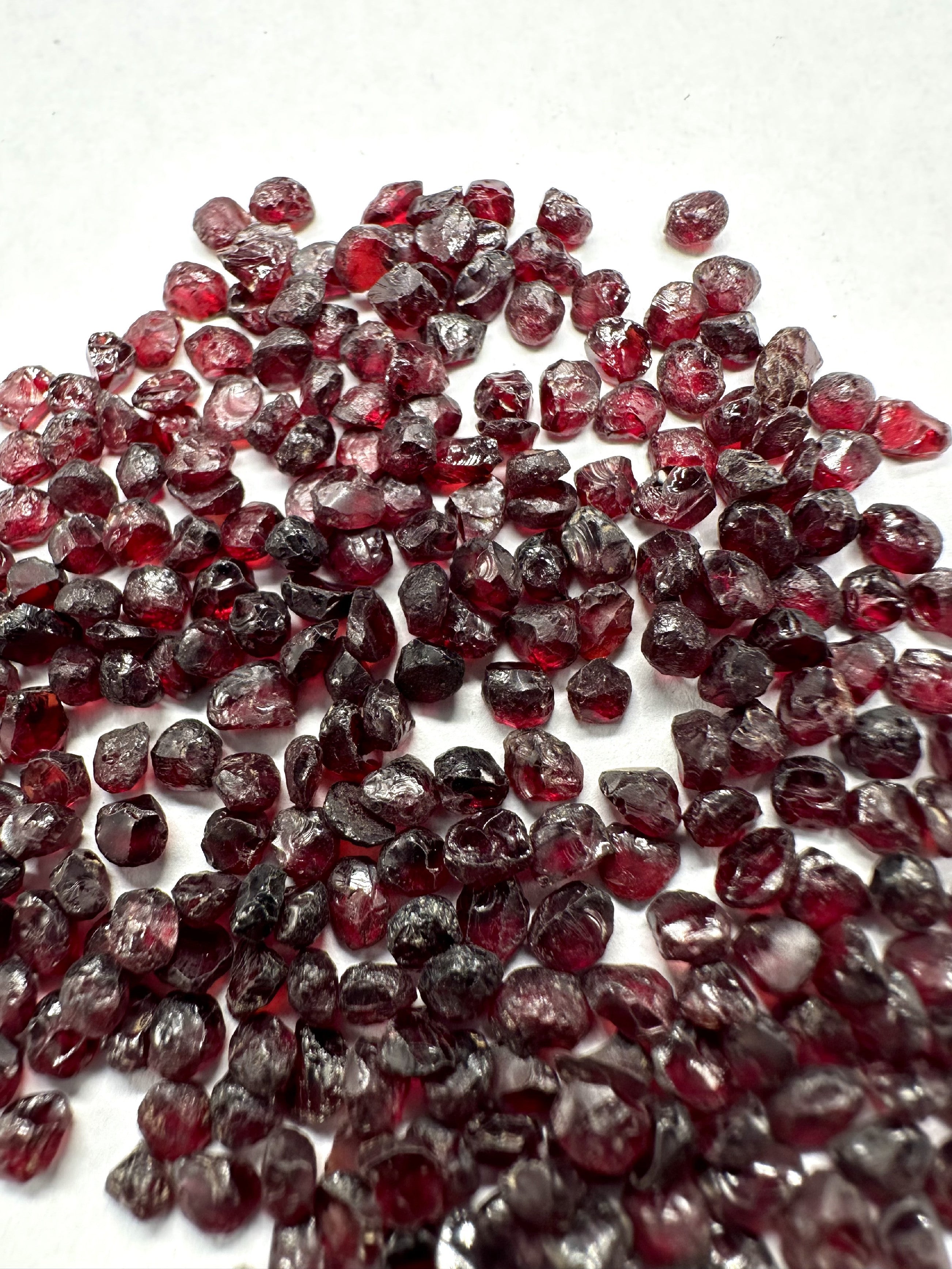Czech Garnet 10g, 3-4mm – Ceske Stredohori, CZ - CG136