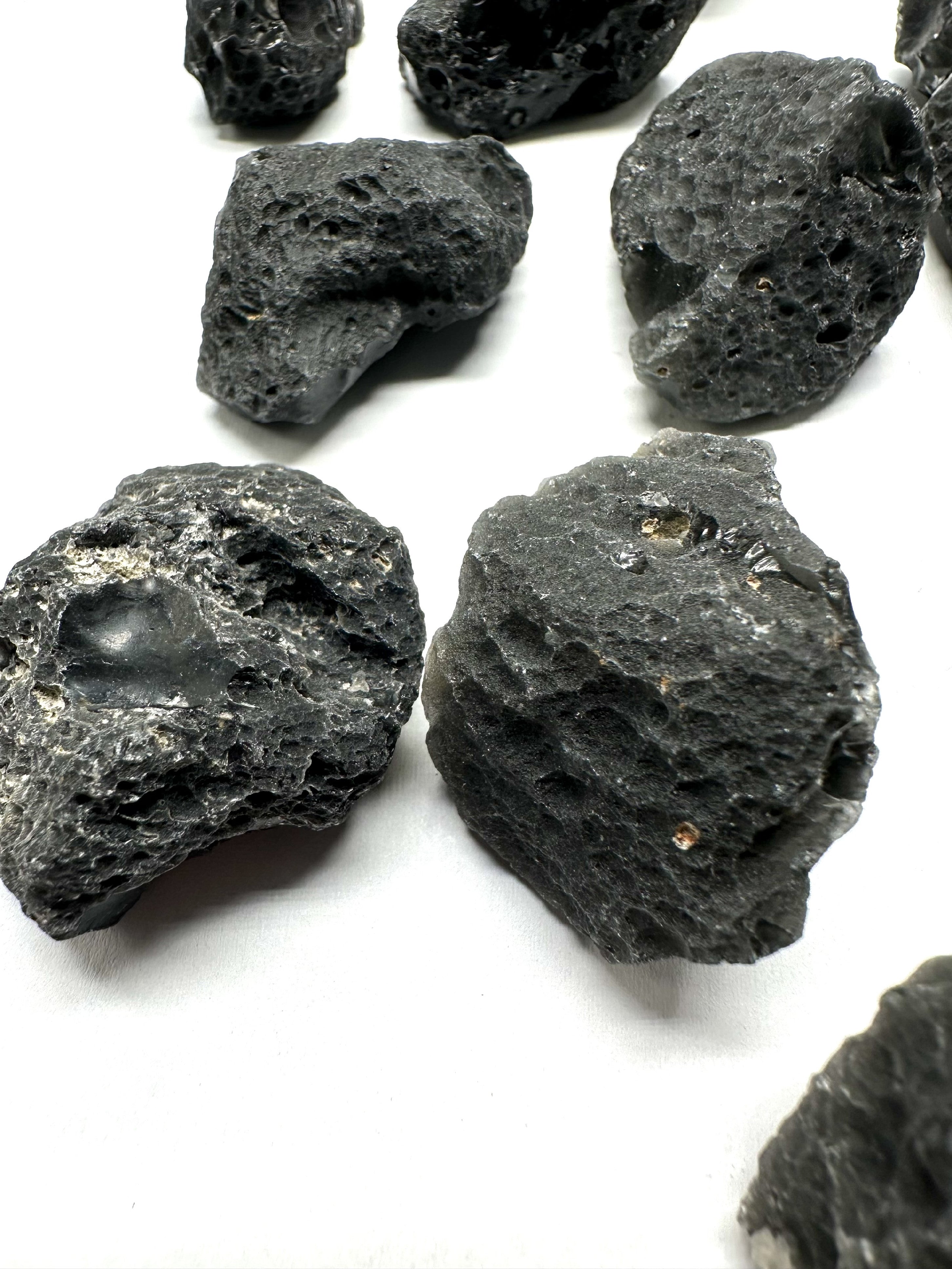 Slovak obsidian 300g (13-32g) - VEL6
