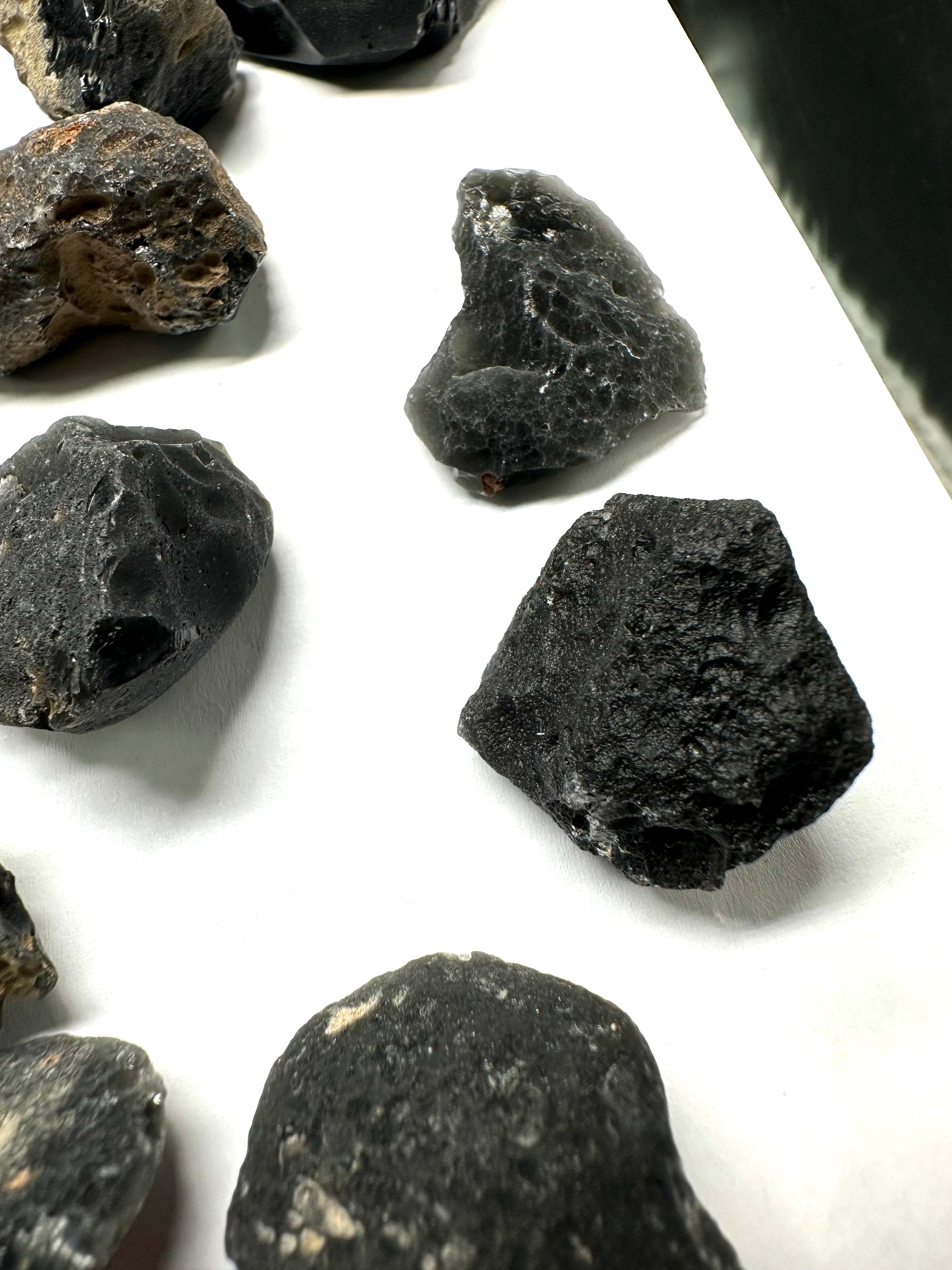 Slovak obsidian 300g (9-22g) - VEL10