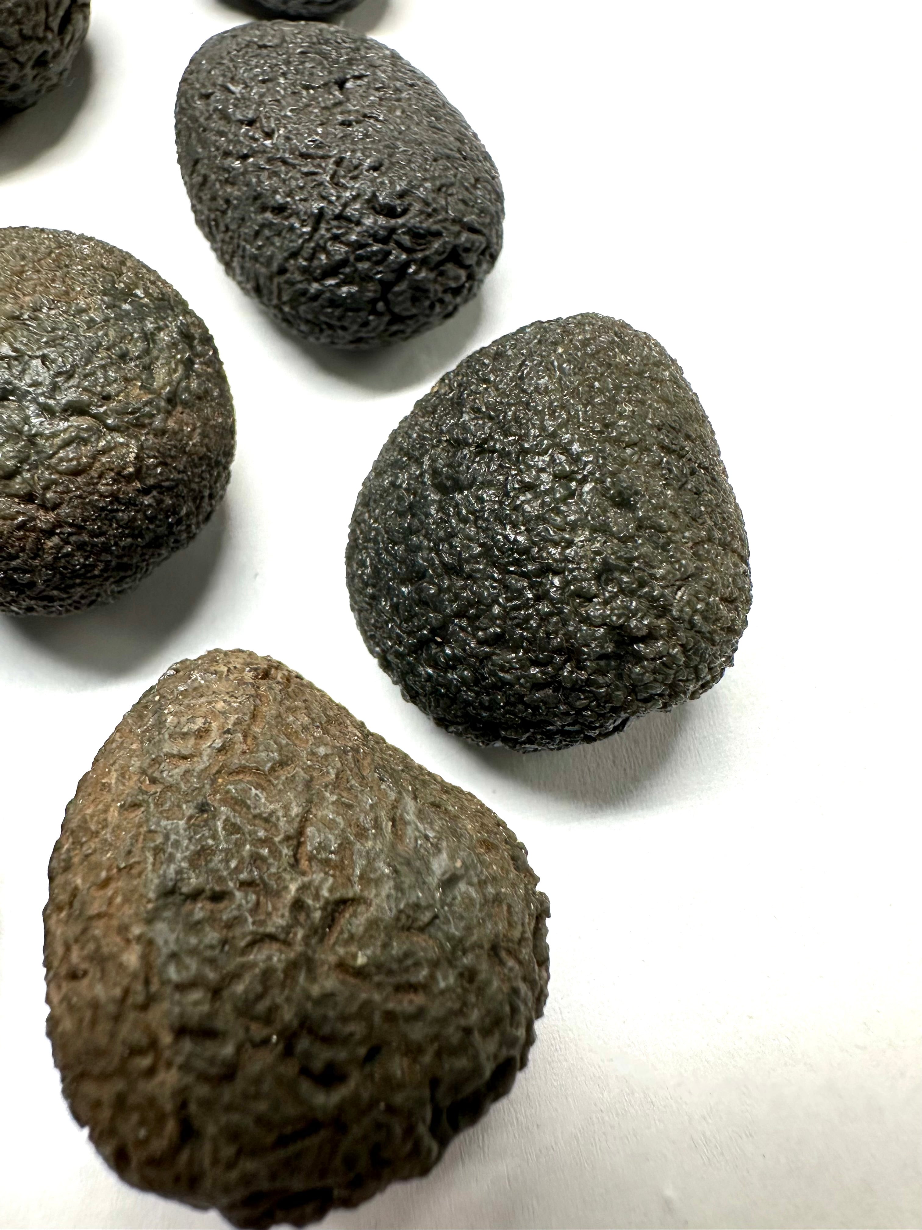 Dragonglass Obsidian 200g (13-34g) - VEL15