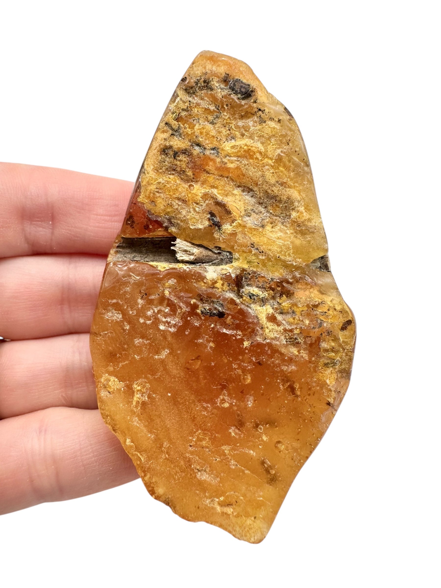 Insects in young amber (copal) 28,5g – Colombia - IK02