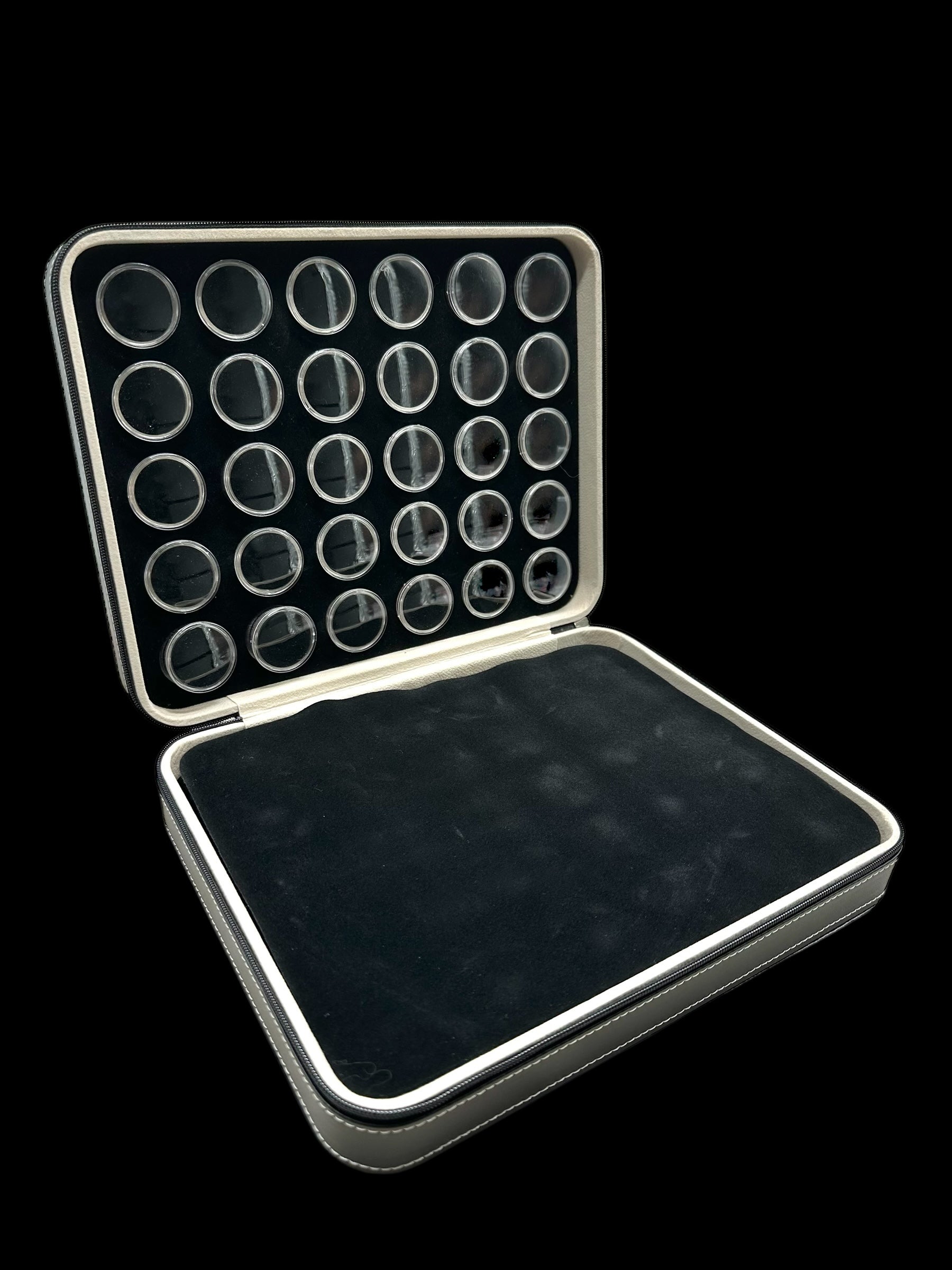 Set of 60 Round Sample Boxes for Minerals (white + black) with Case - PK007