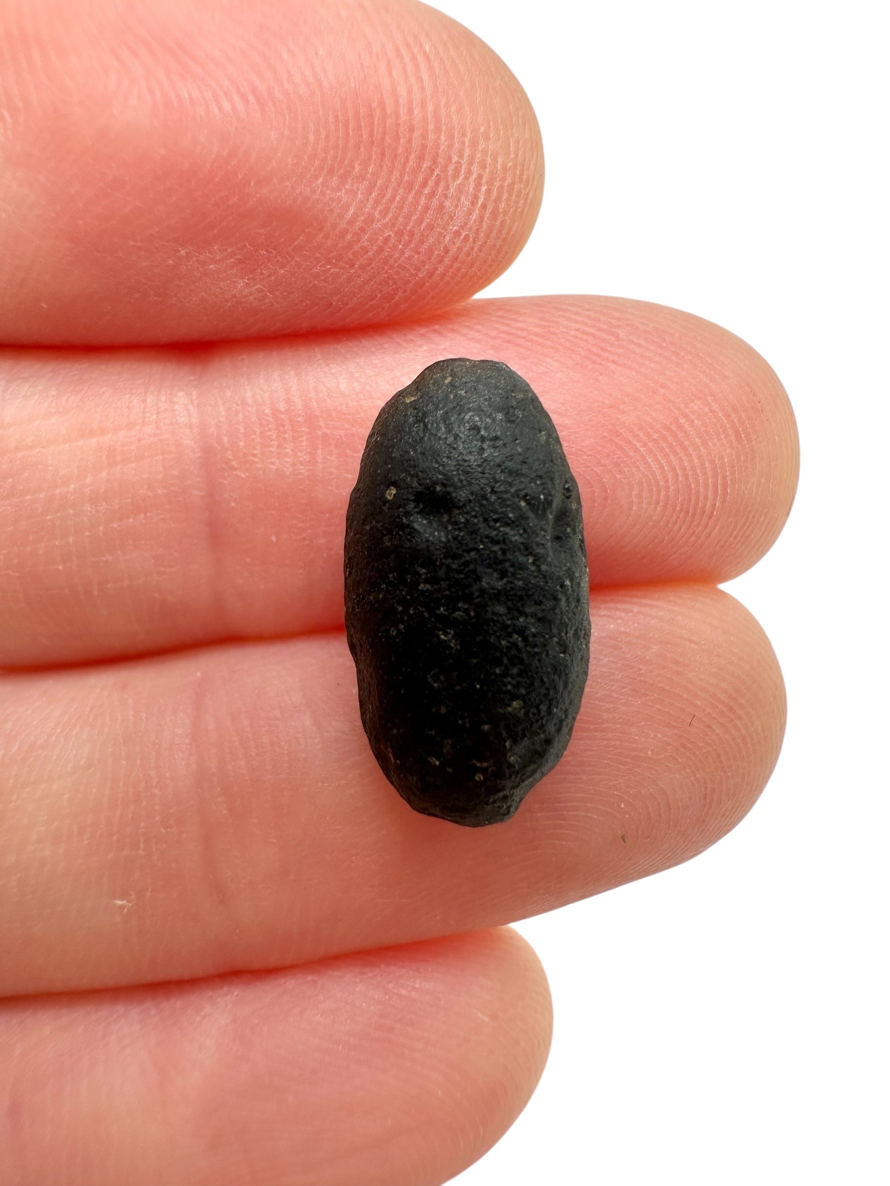Australite "button" 0,9g – Kalgoorlie, Western Australia
