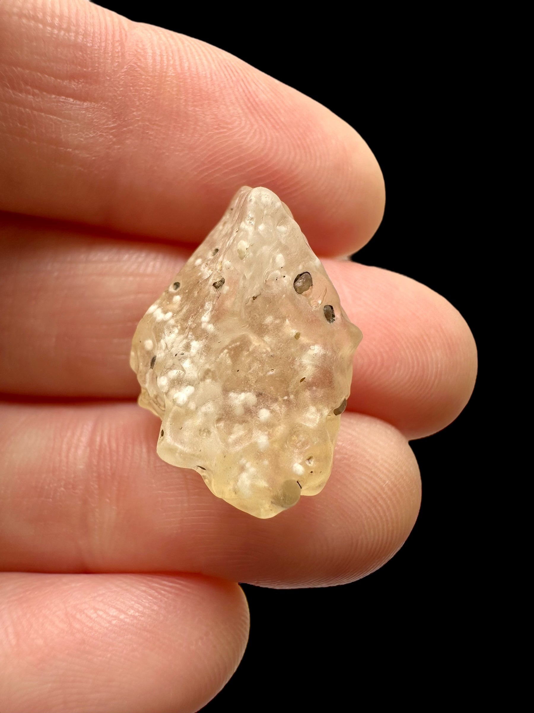 Libyan desert glass with sand inclusions – 2,5g - LPI02