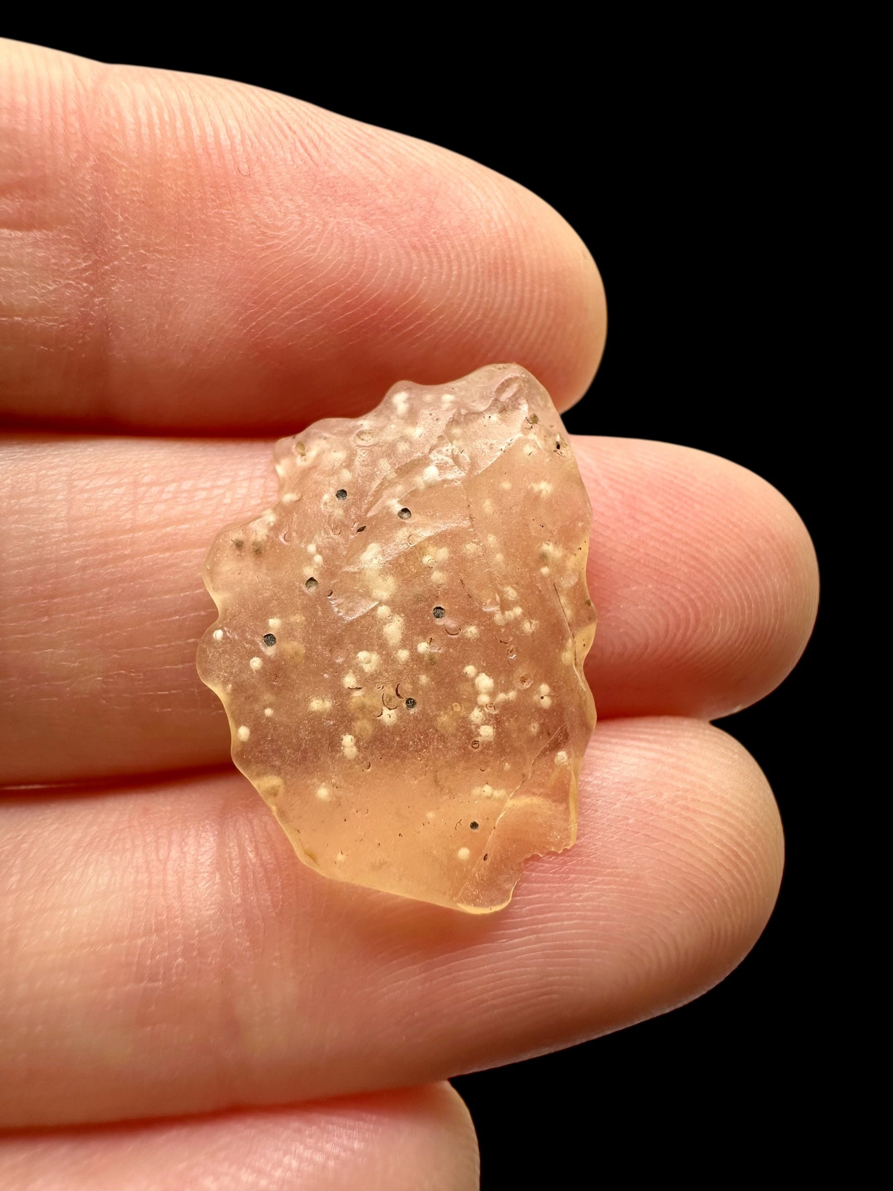 Libyan desert glass with sand inclusions – 1,3g - LPI04