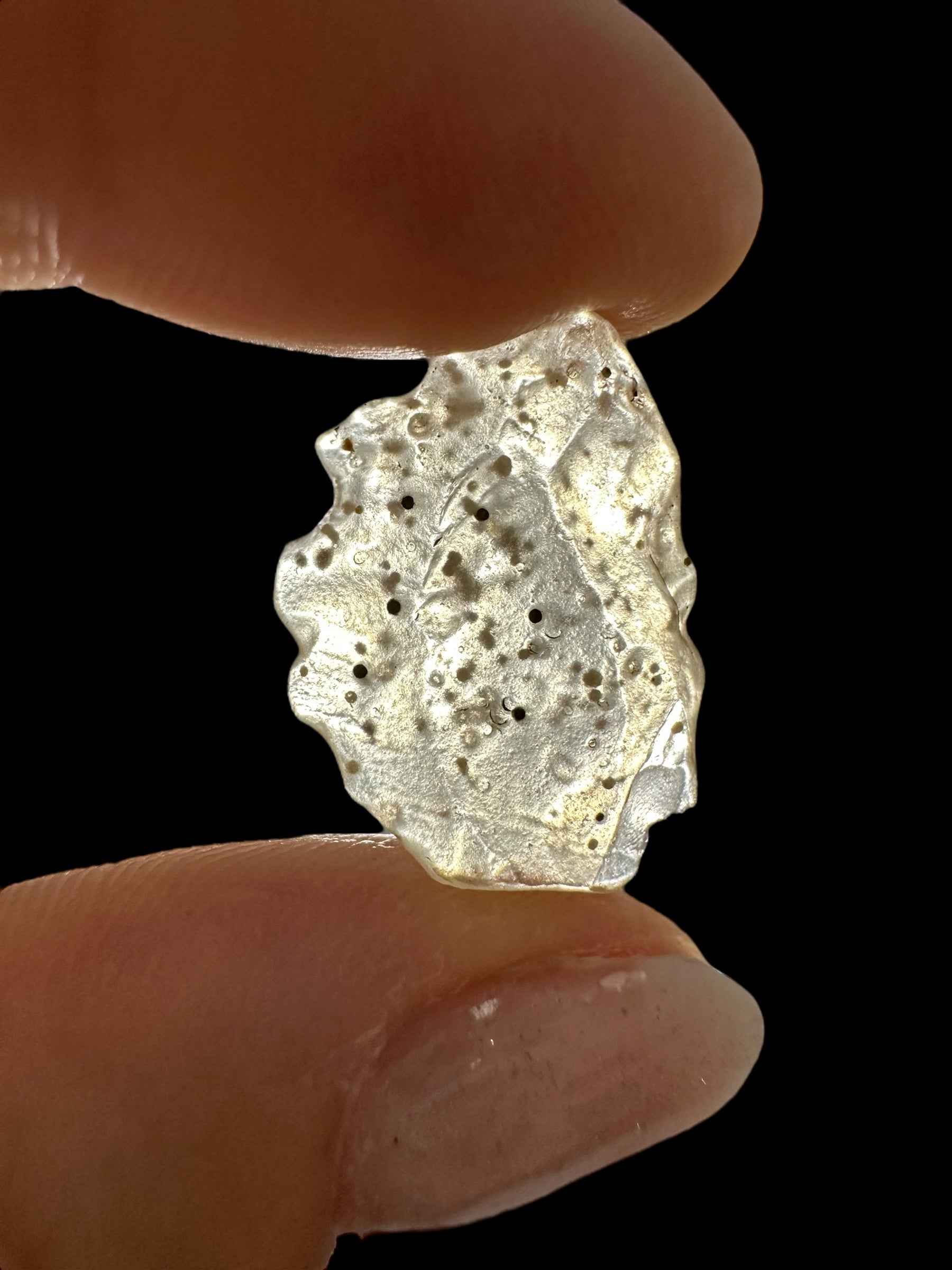 Libyan desert glass with sand inclusions – 1,3g - LPI04