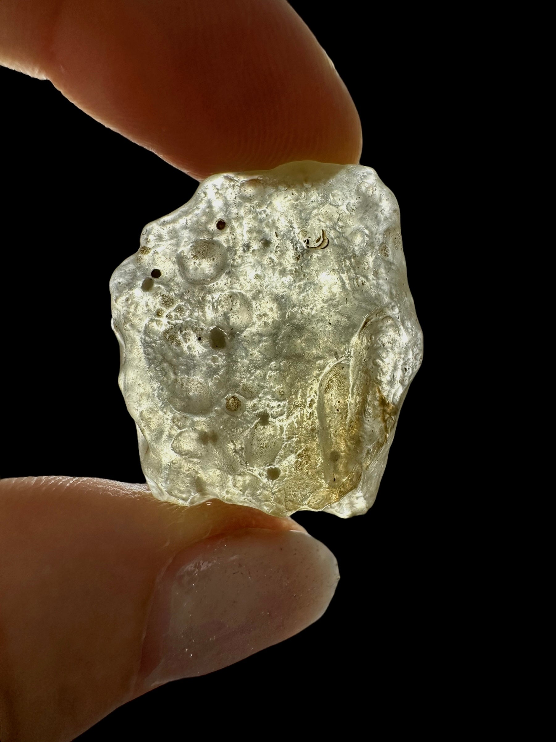 Libyan desert glass with sand inclusions – 6,6g - LPI05