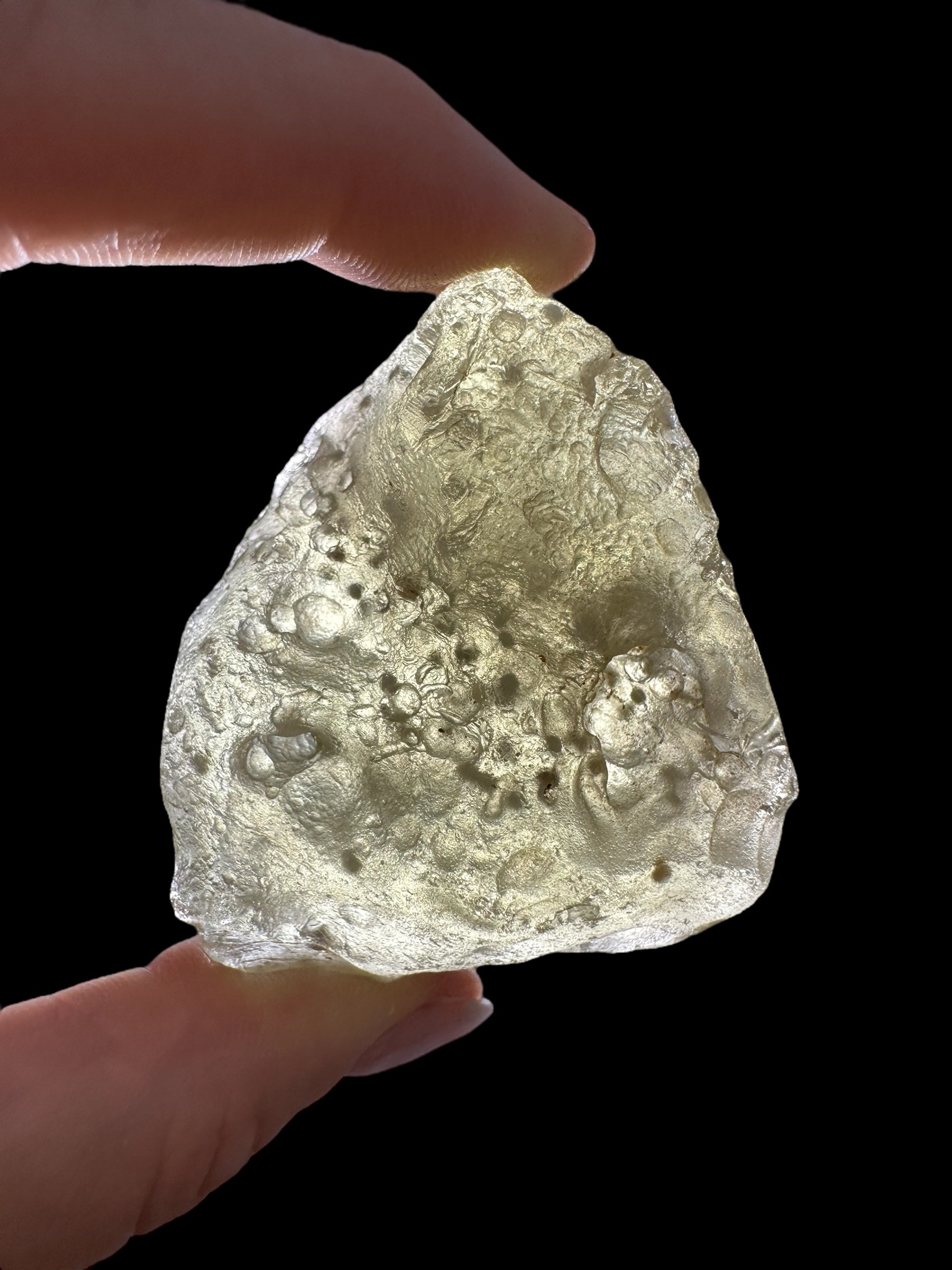 Libyan desert glass with sand inclusions – 81,6g - LPI07