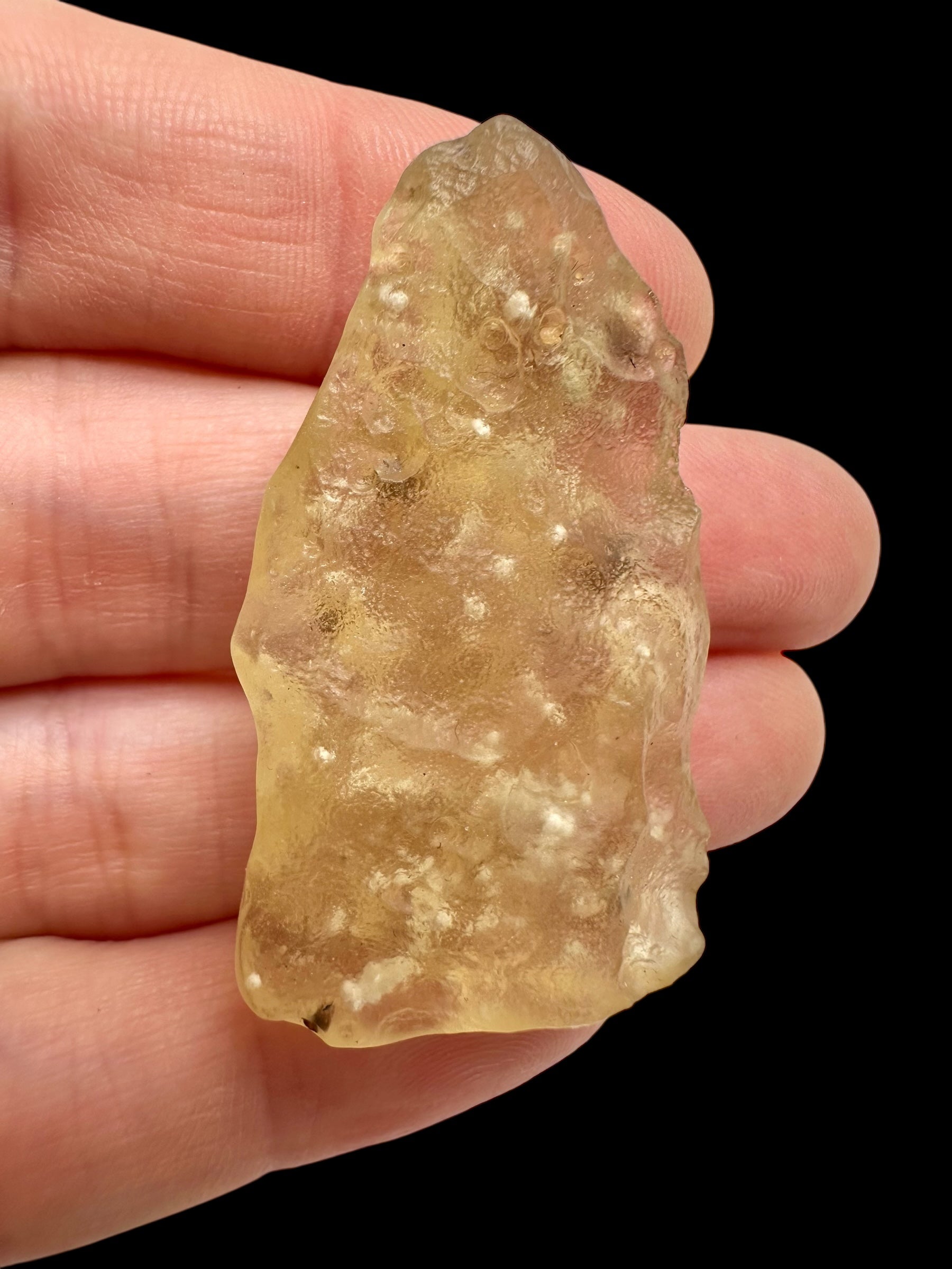 Libyan desert glass with sand inclusions – 9,1g - LPI08