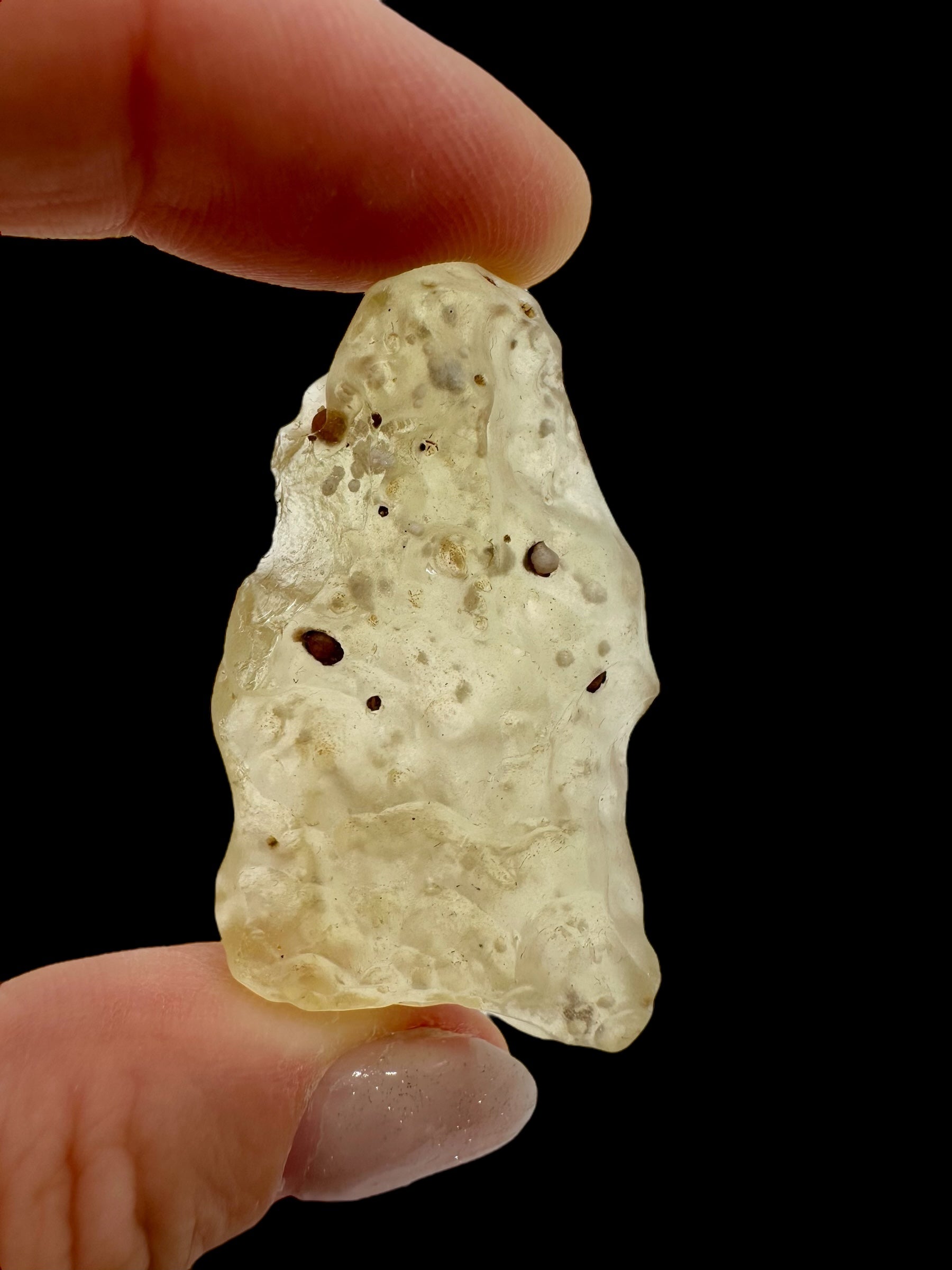 Libyan desert glass with sand inclusions – 9,1g - LPI08