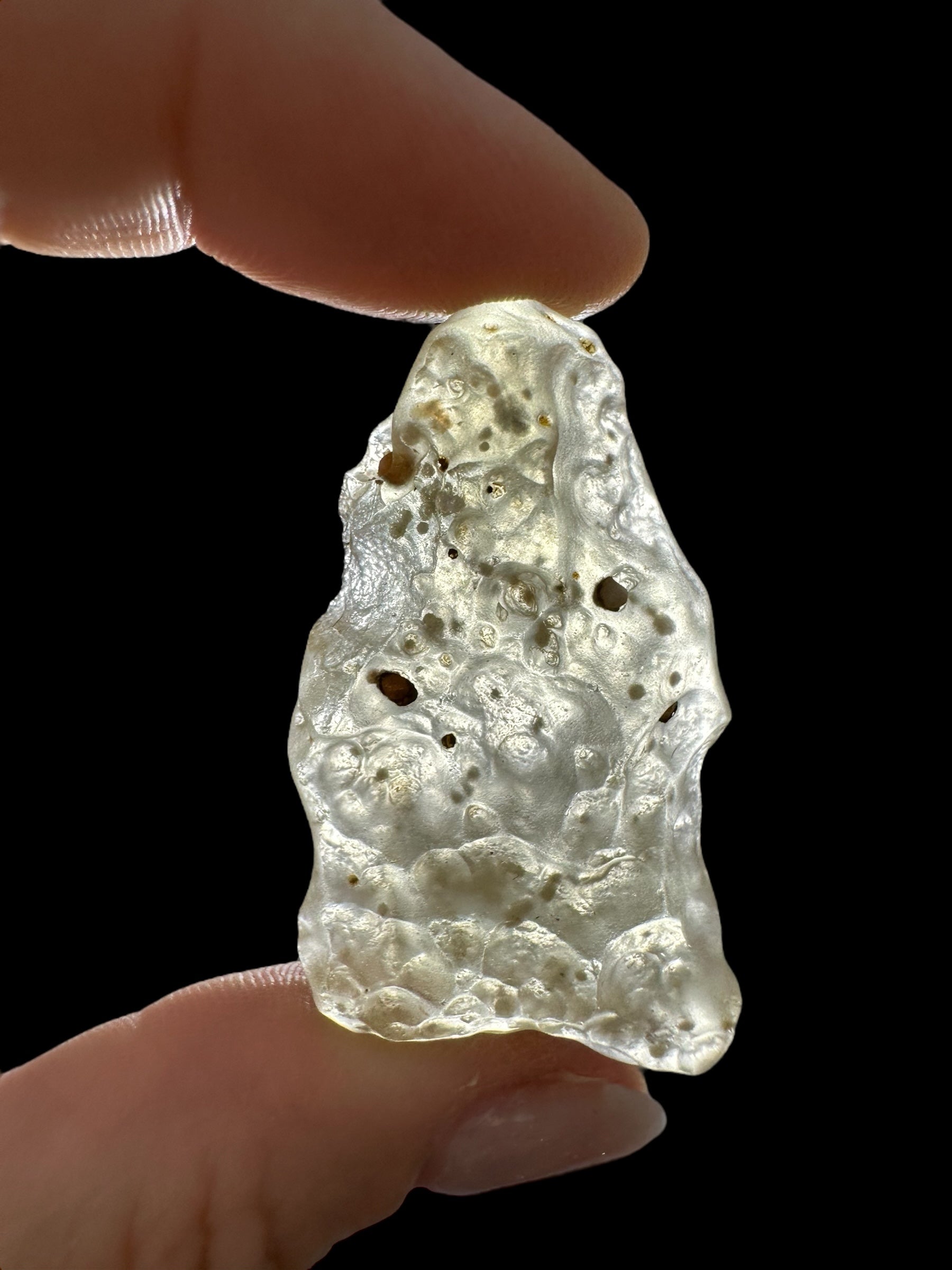 Libyan desert glass with sand inclusions – 9,1g - LPI08