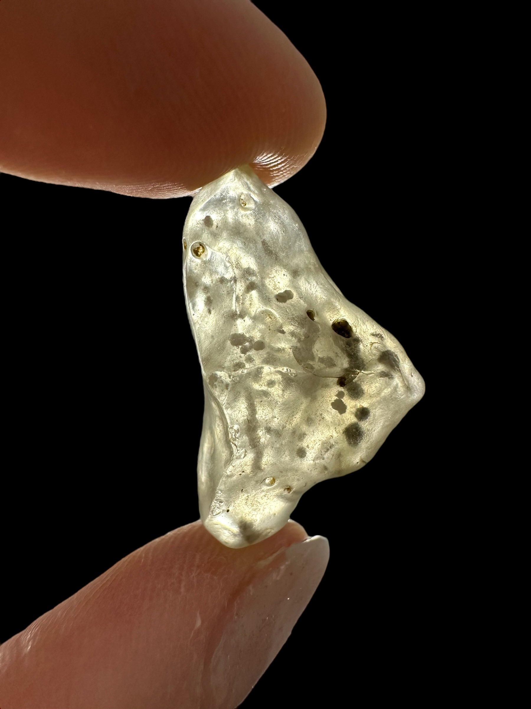 Libyan desert glass with sand inclusions – 3,7g - LPI10
