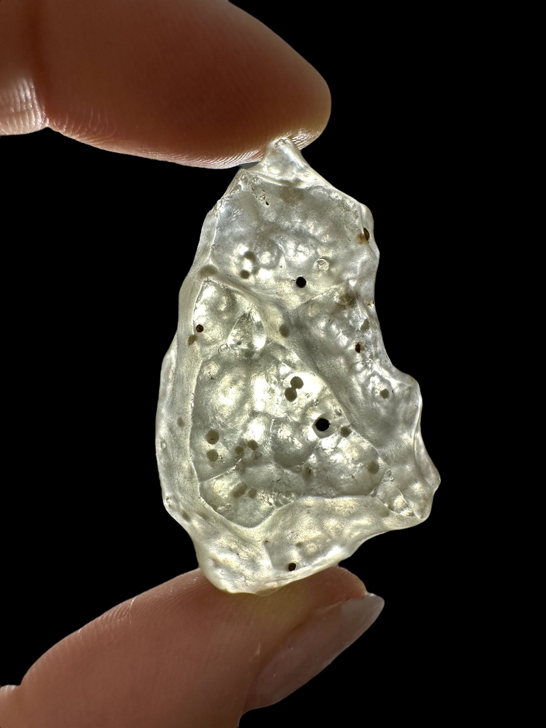 Libyan desert glass with sand inclusions – 6,9g - LPI11