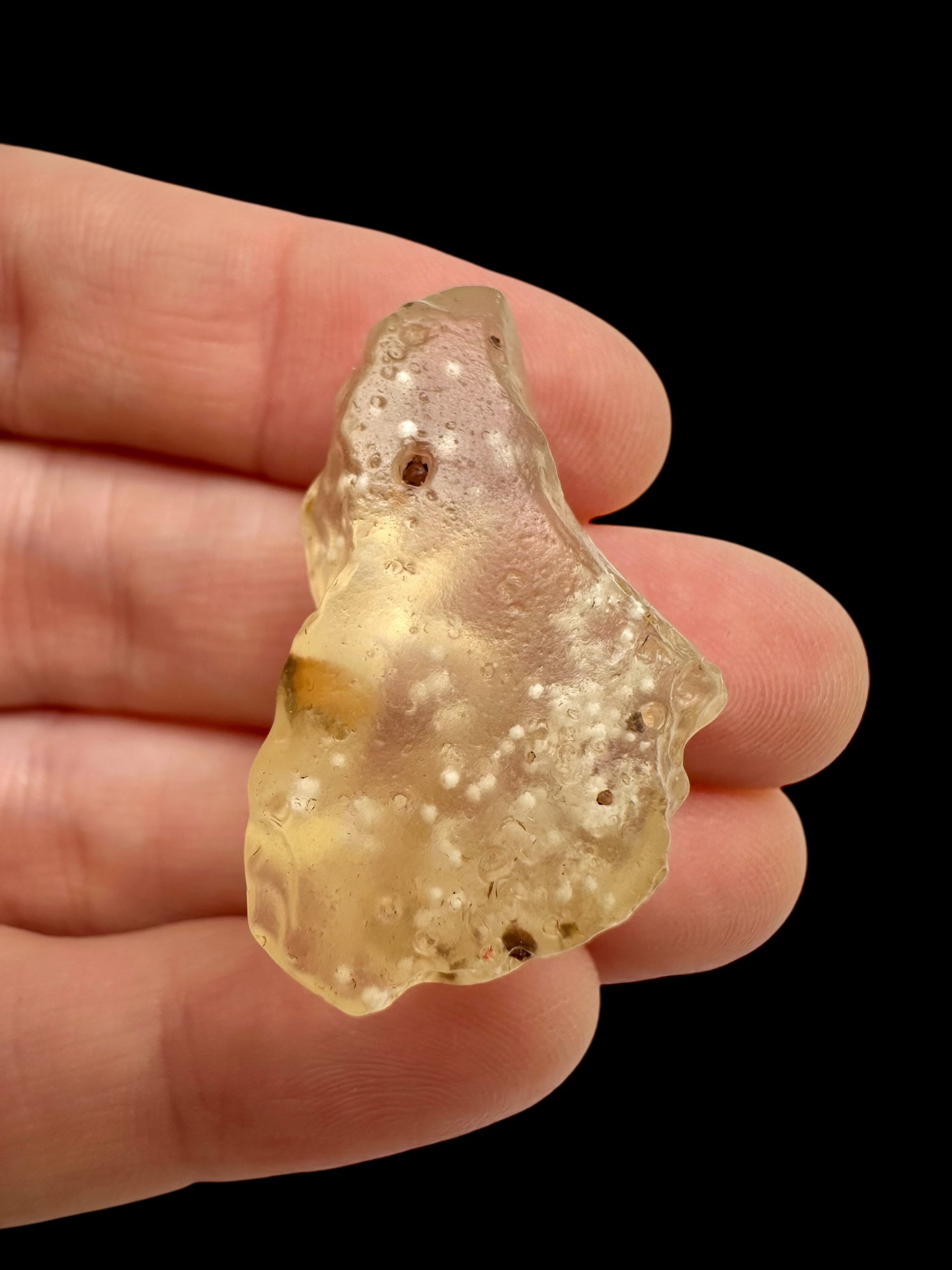Libyan desert glass with sand inclusions – 8g - LPI12