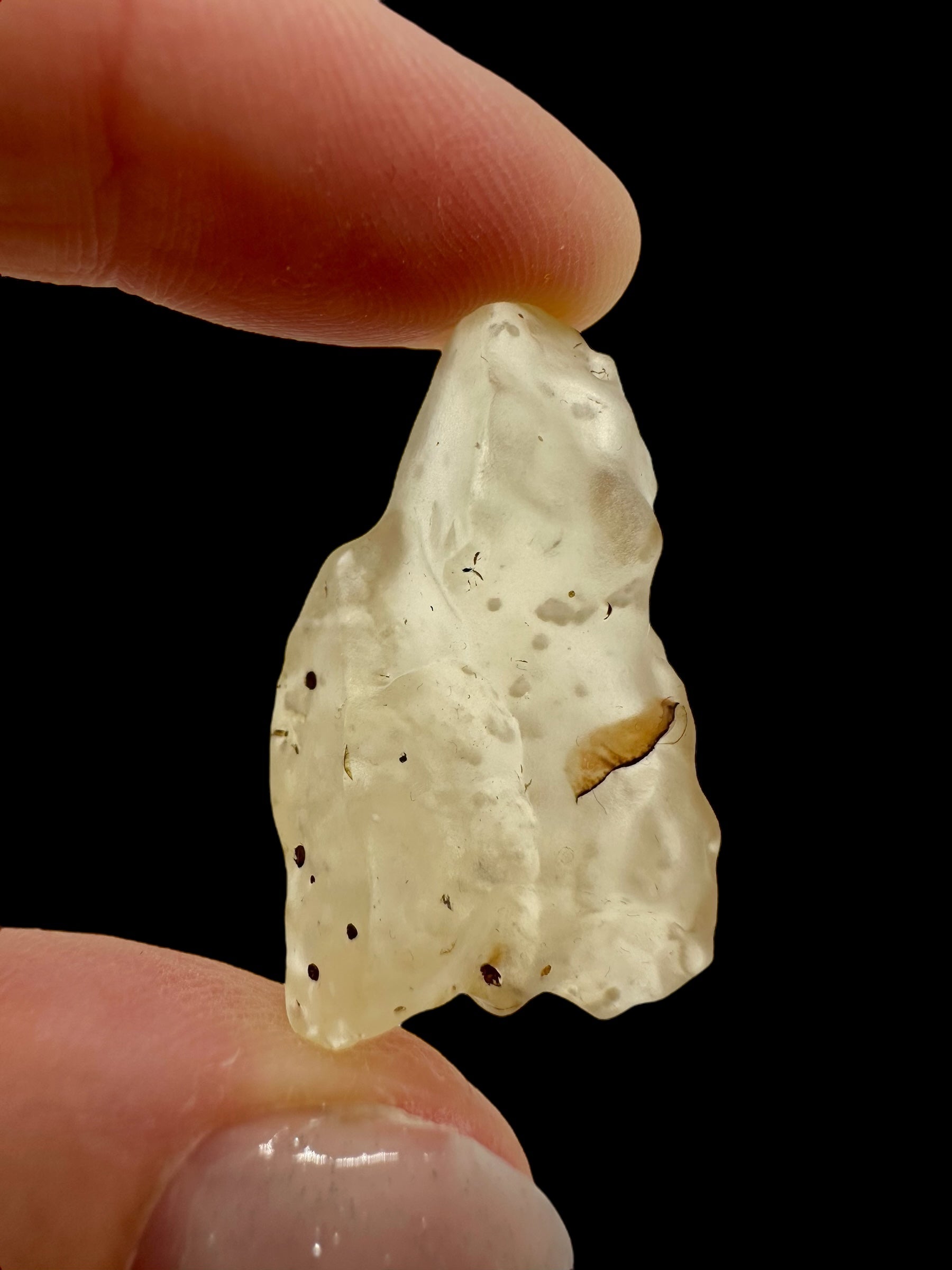 Libyan desert glass with sand inclusions – 8g - LPI12