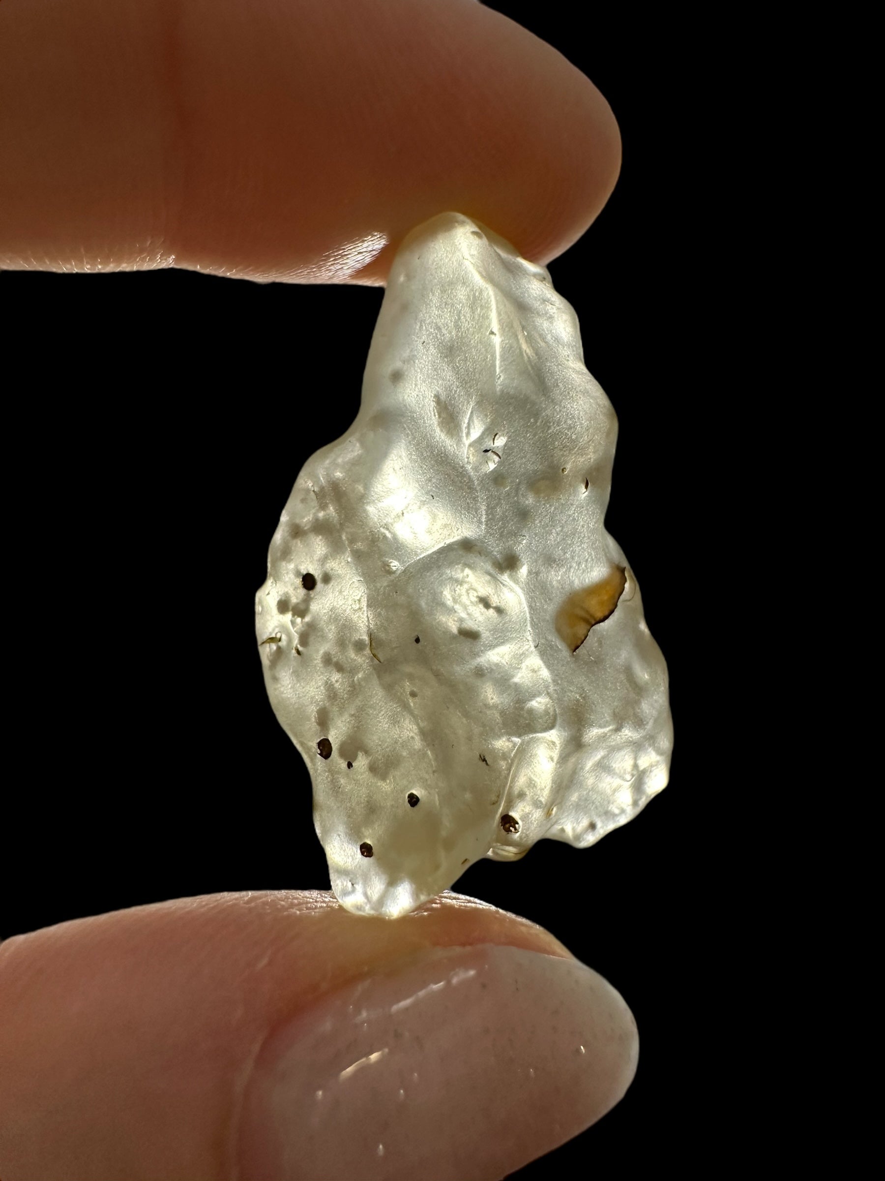 Libyan desert glass with sand inclusions – 8g - LPI12