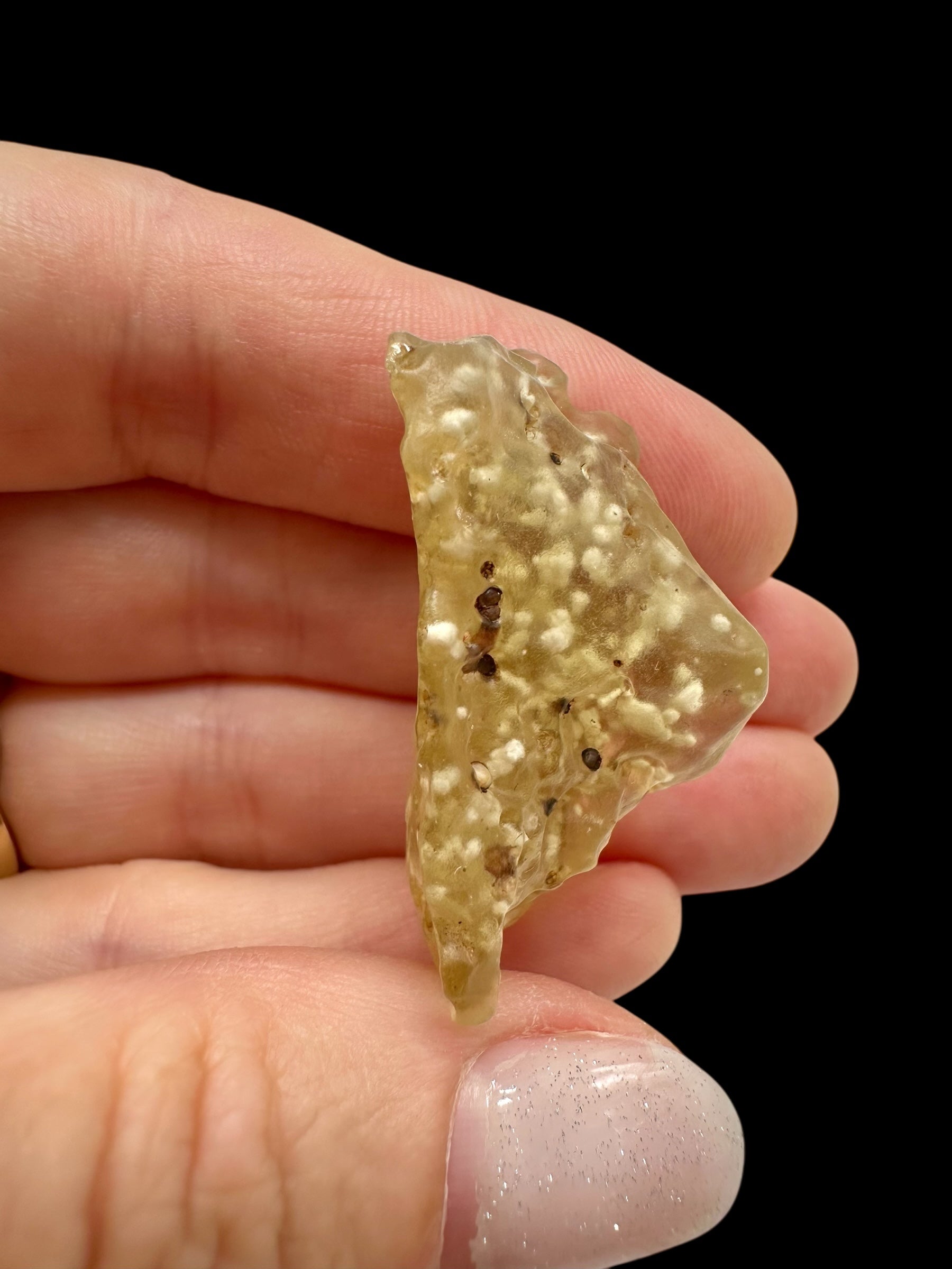Libyan desert glass with sand inclusions – 9,8g - LPI14
