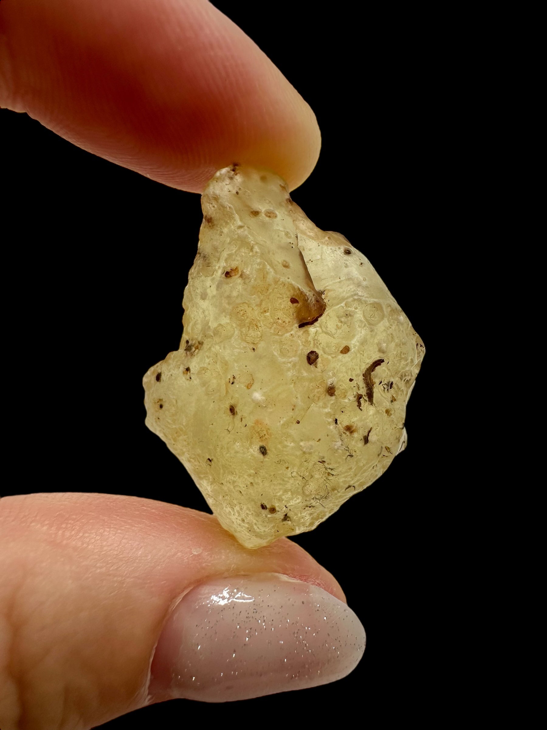 Libyan desert glass with sand inclusions – 9,5g - LPI17