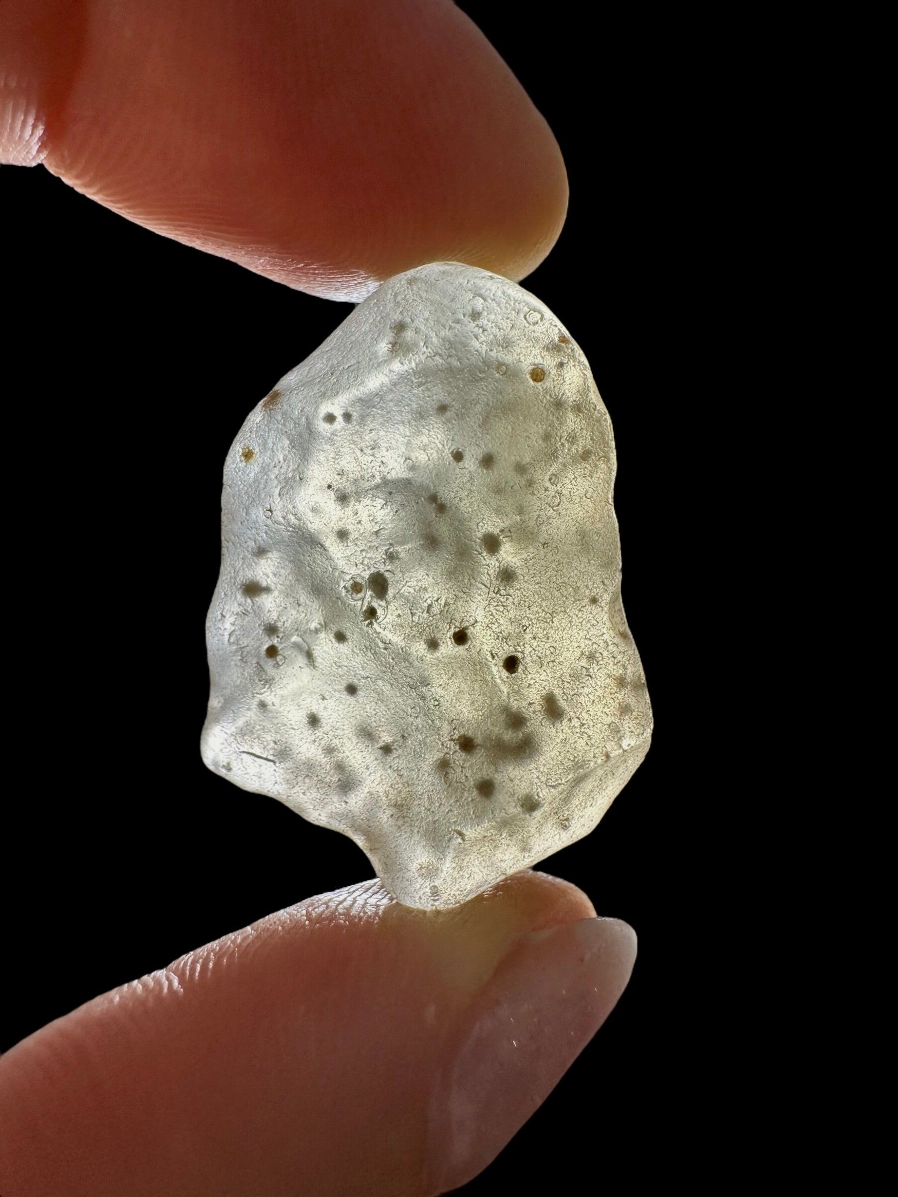 Libyan desert glass with sand inclusions – 6,5g - LPI19
