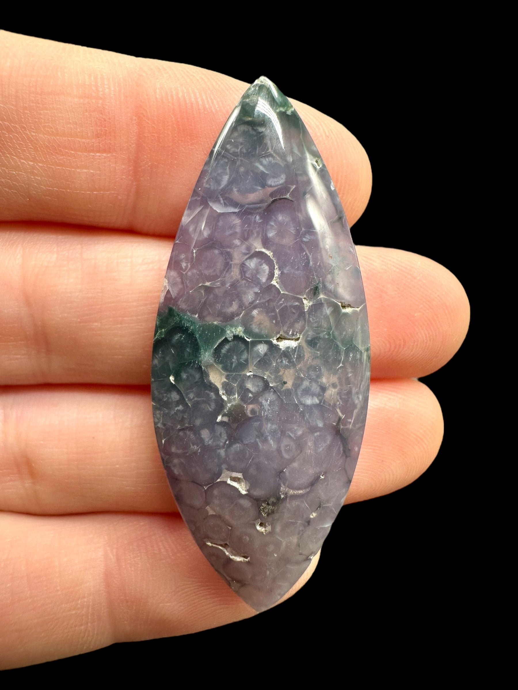 Grape Chalcedony cabochon – Sulawesi, Indonesia