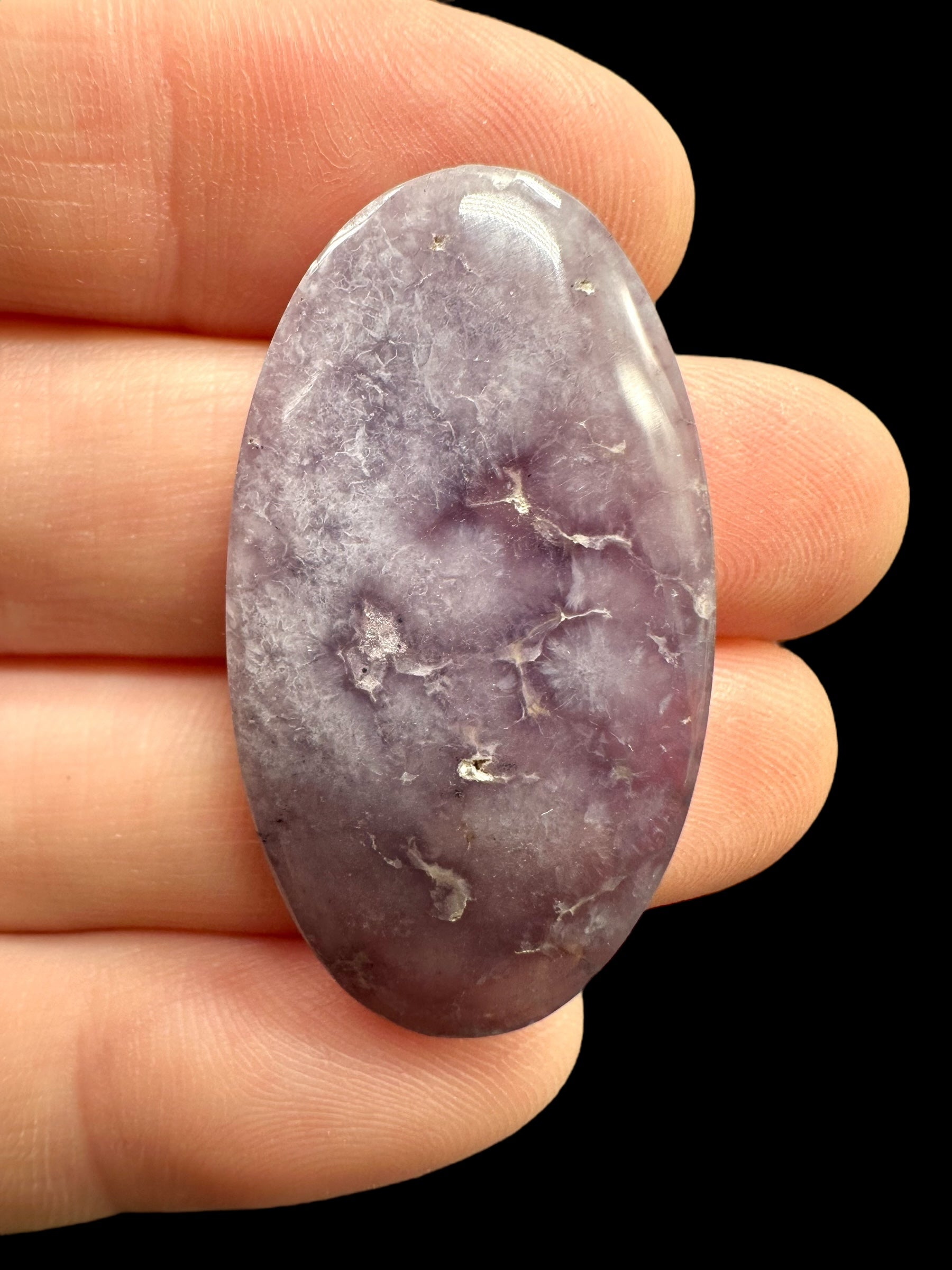 Grape Chalcedony cabochon – Sulawesi, Indonesia