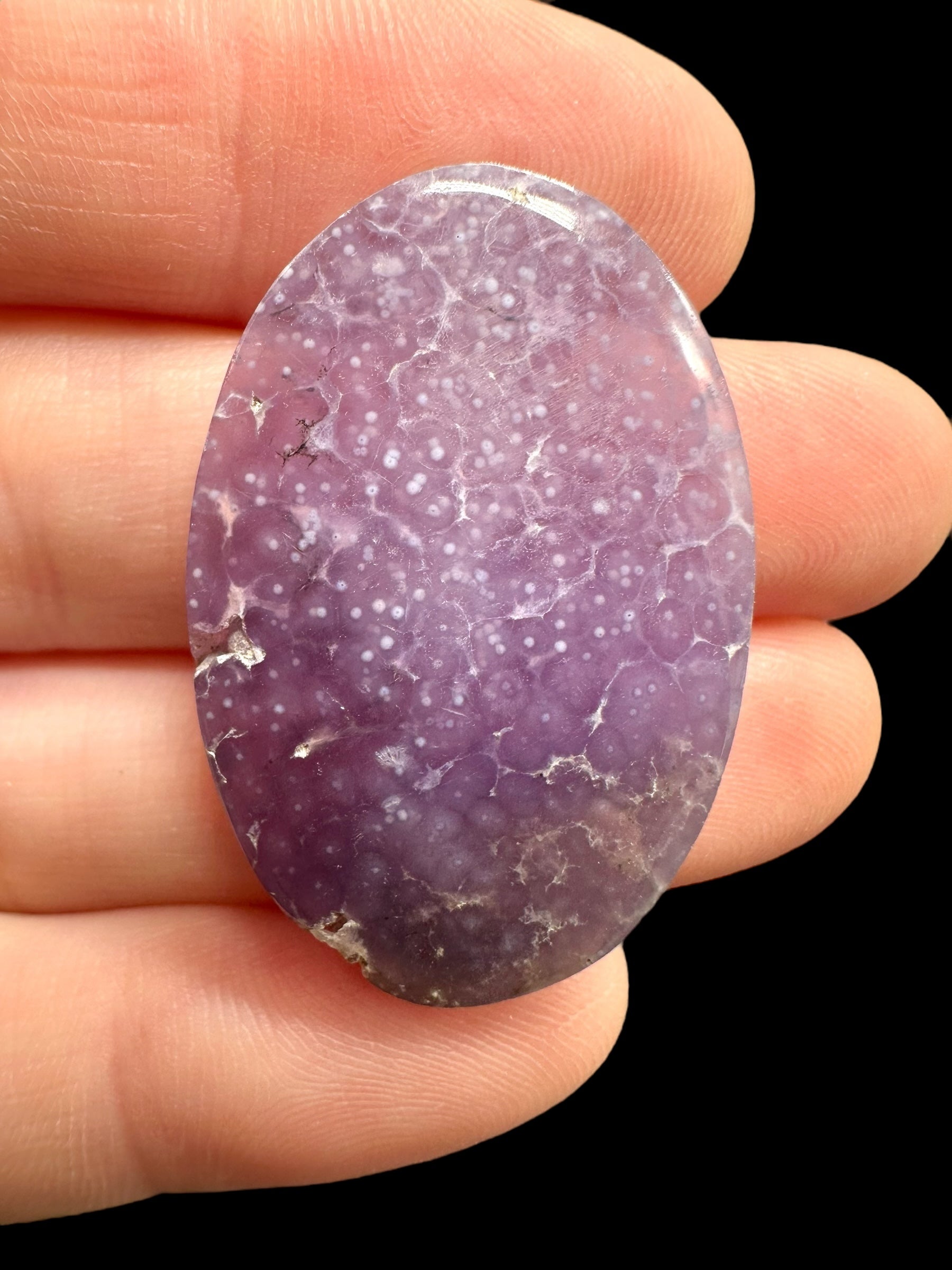 Grape Chalcedony cabochon – Sulawesi, Indonesia