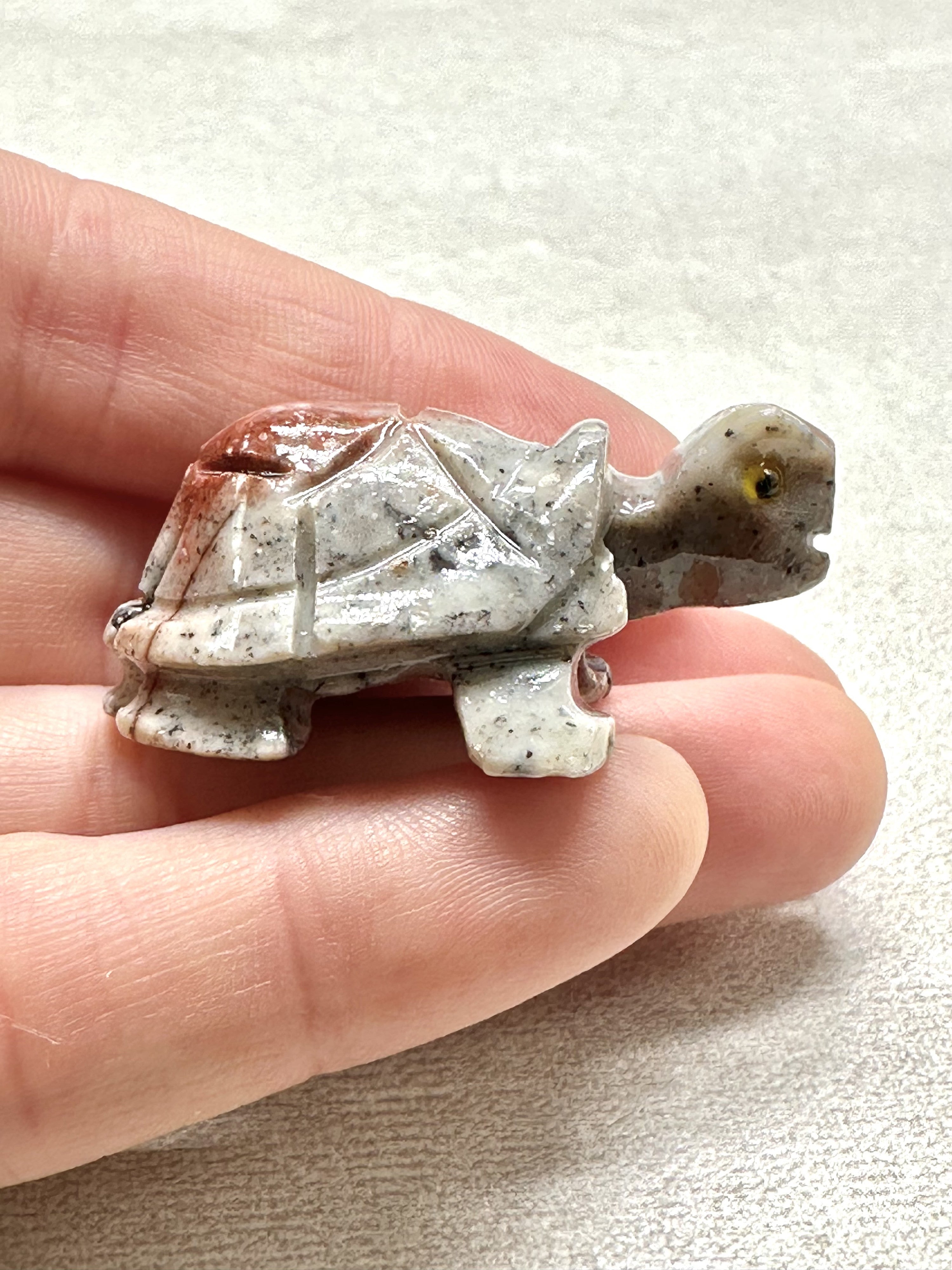 Animal made of soapstone – turtle - ZV004