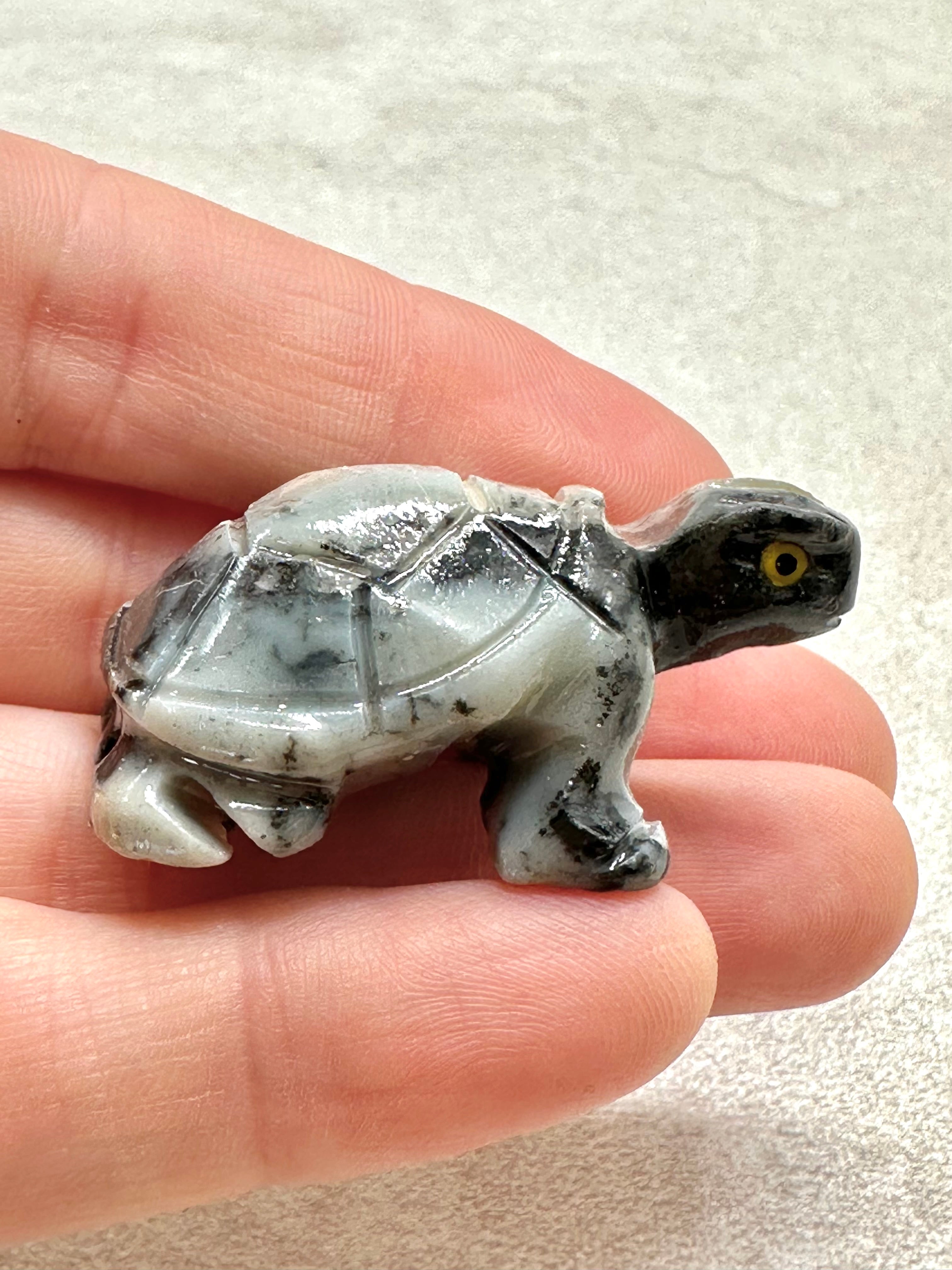 Animal made of soapstone – turtle - ZV008