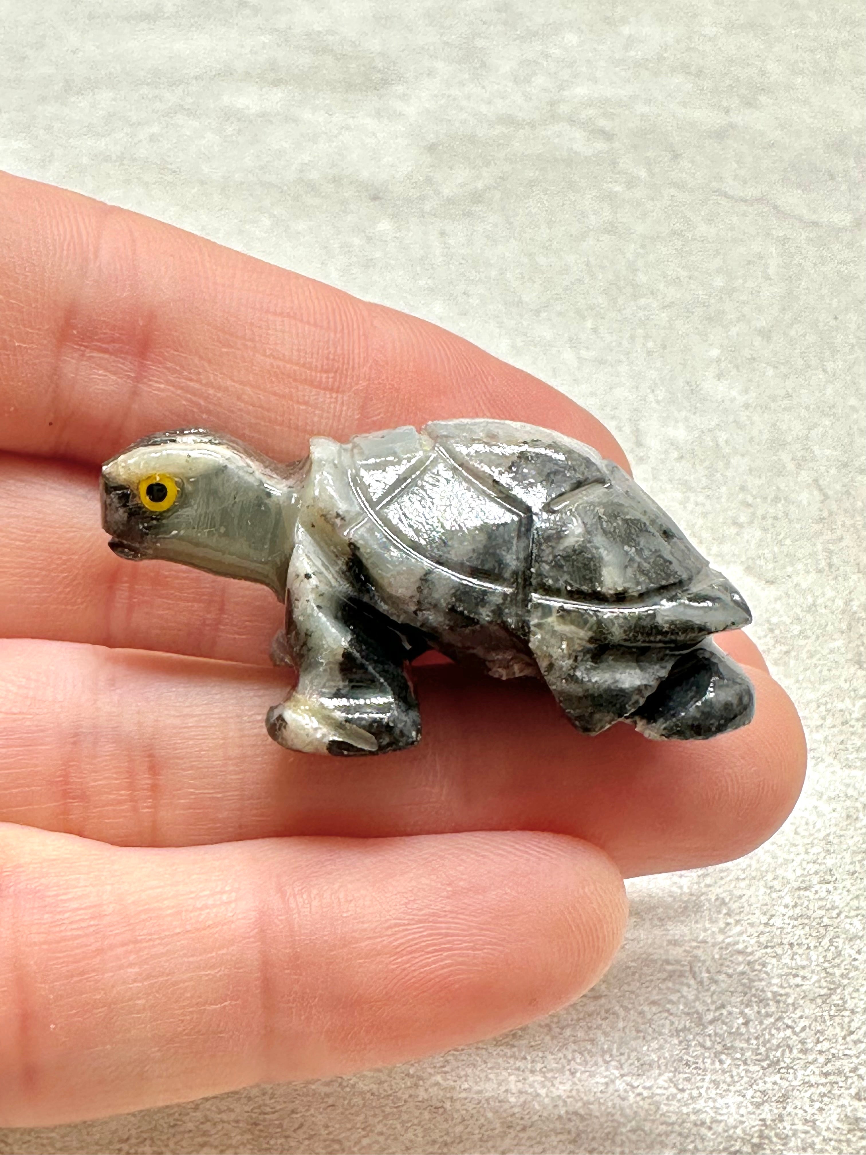 Animal made of soapstone – turtle - ZV008