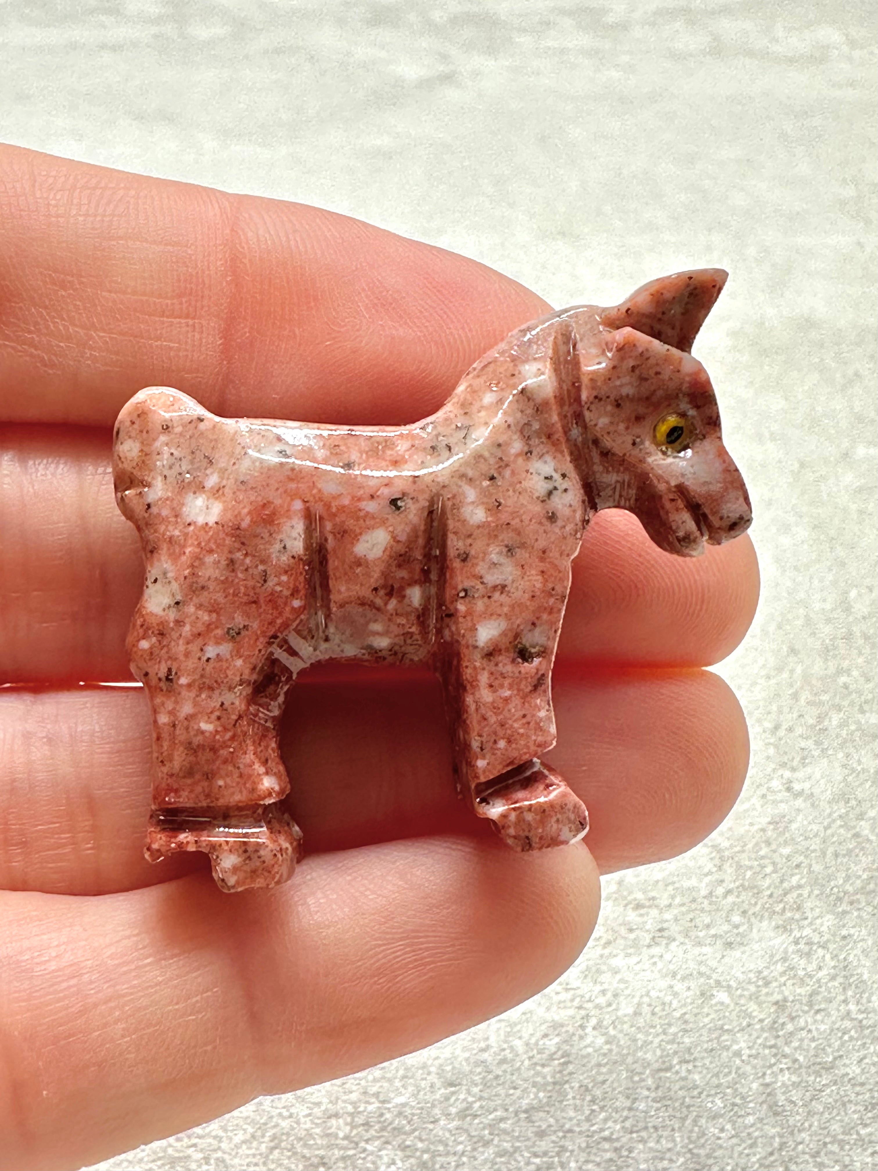Animal made of soapstone – horse - ZV012