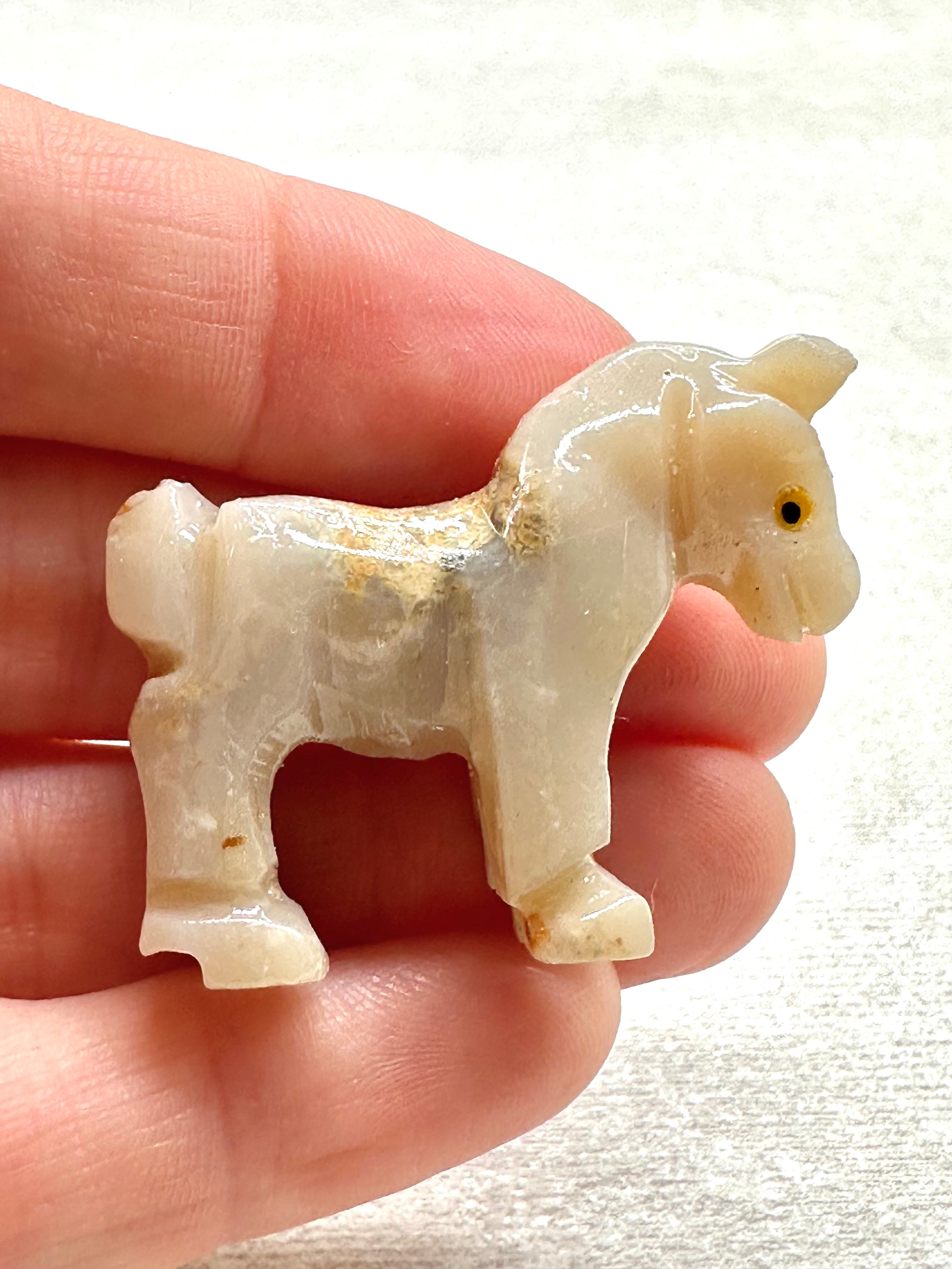 Animal made of soapstone – horse - ZV027