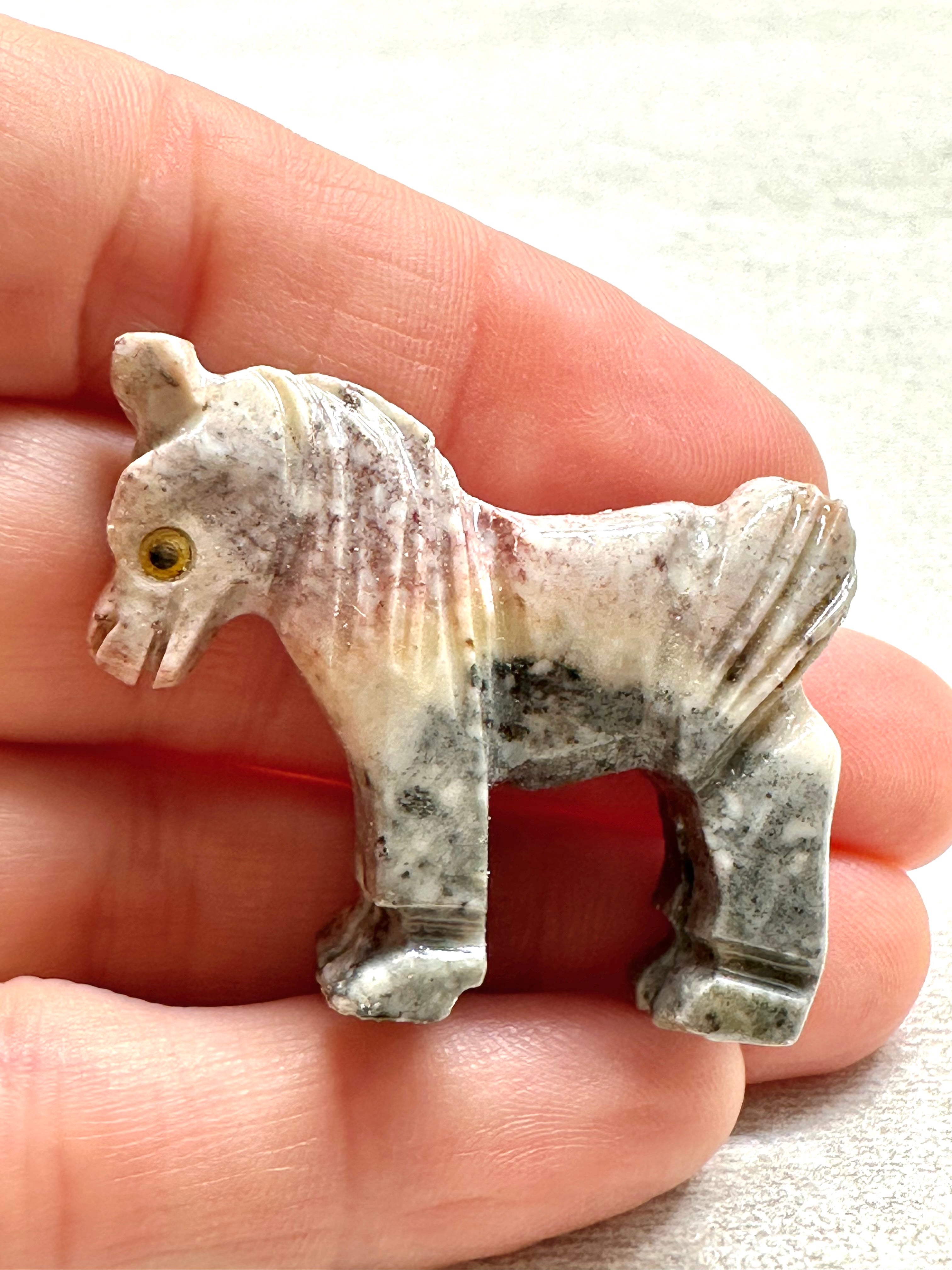 Animal made of soapstone – horse - ZV028