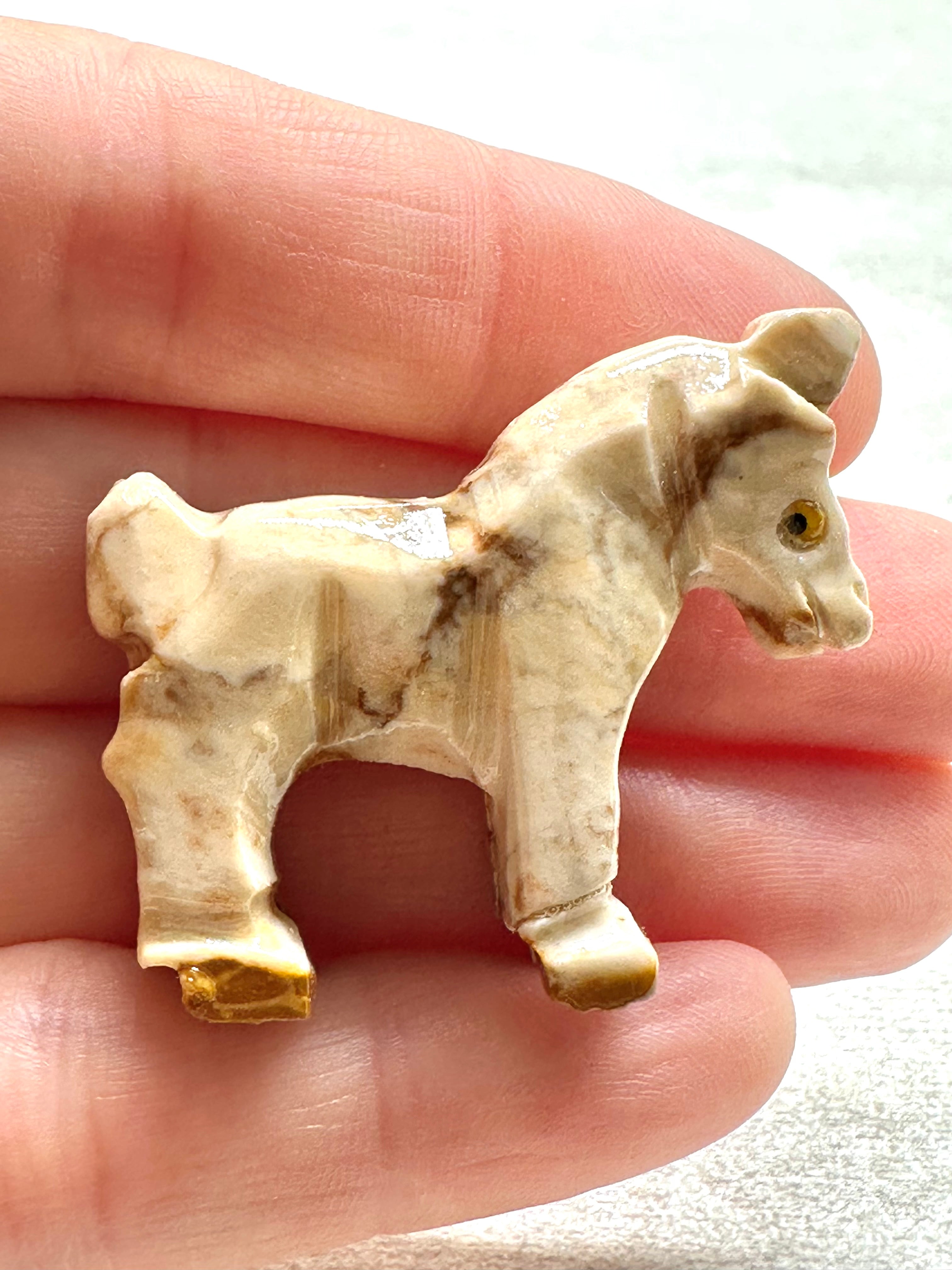 Animal made of soapstone – horse - ZV030