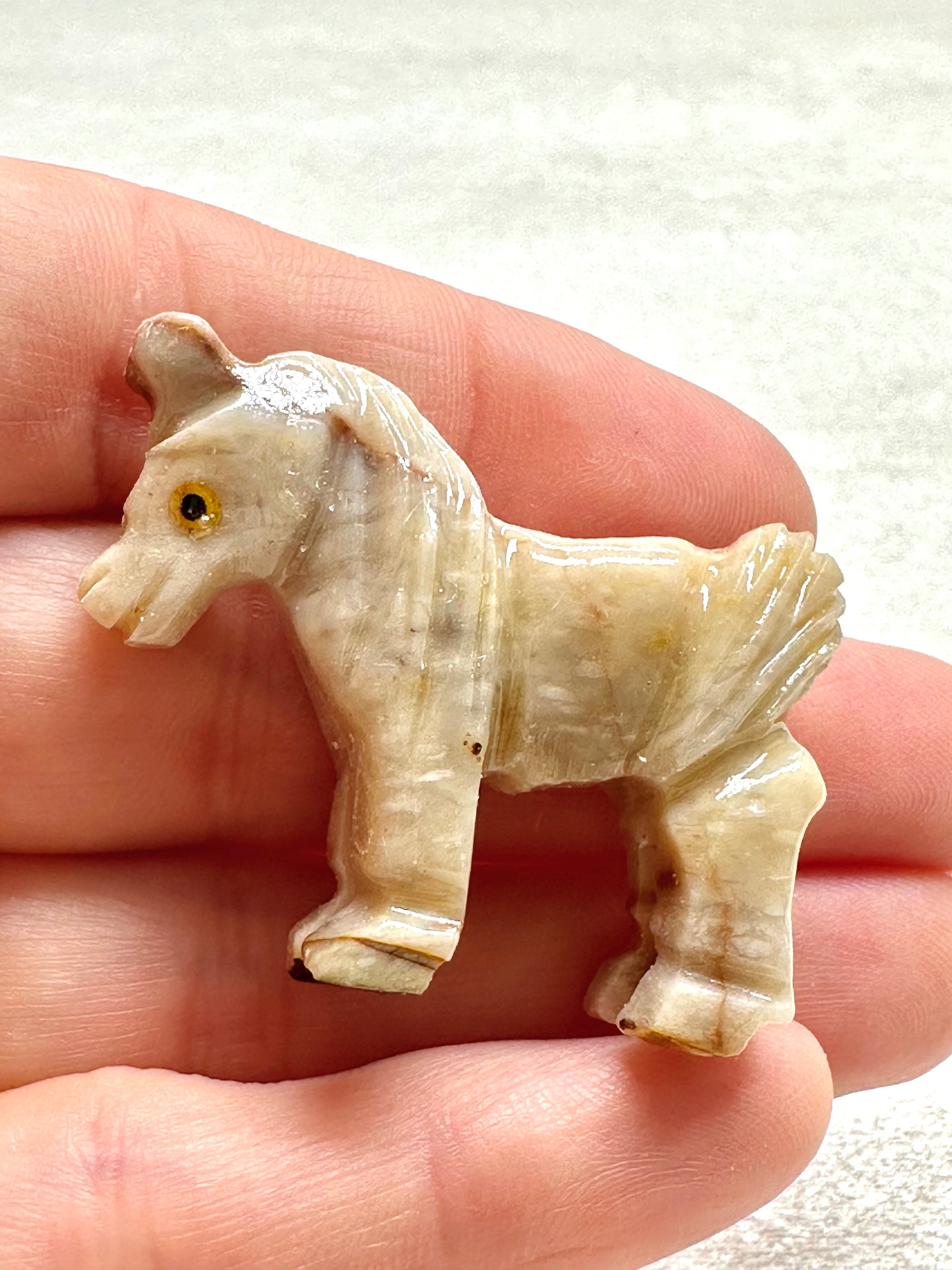 Animal made of soapstone – horse - ZV032